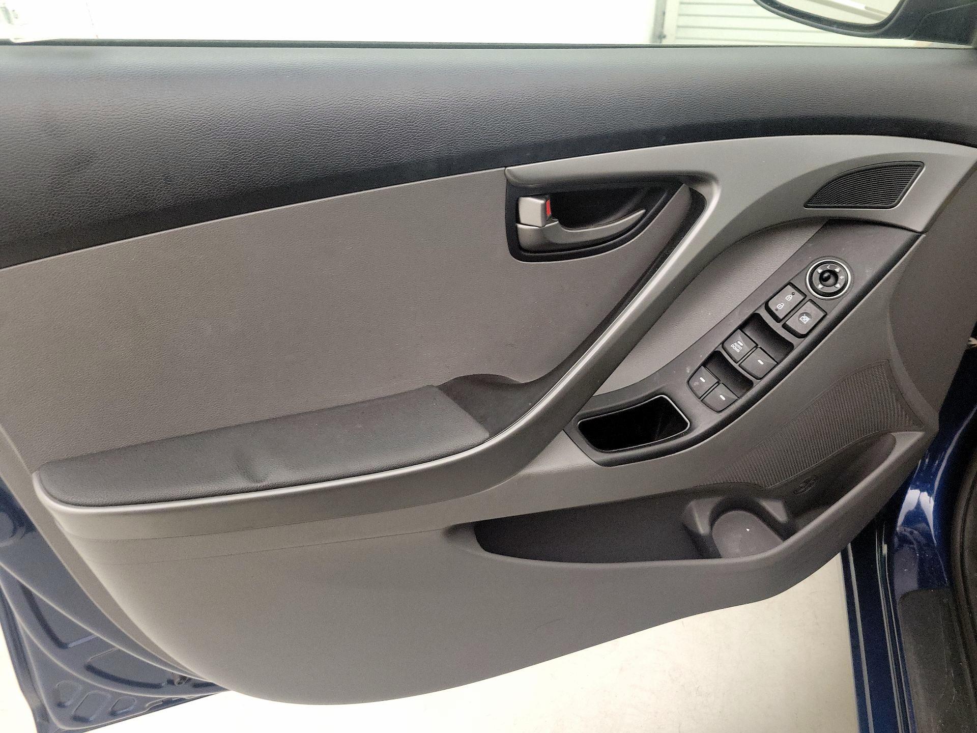 Thumbnail: 2014 Hyundai Elantra - 12