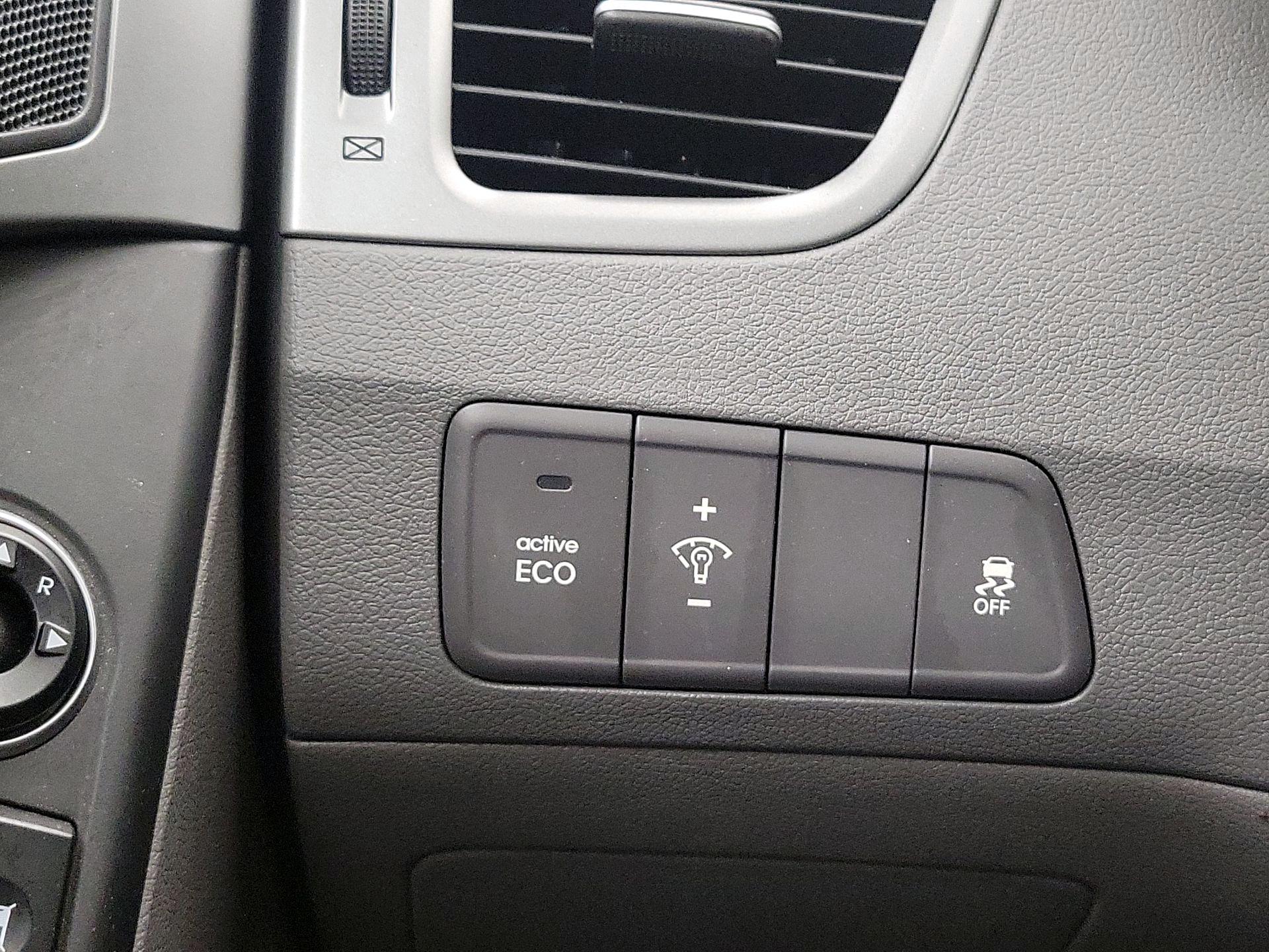 Thumbnail: 2014 Hyundai Elantra - 13