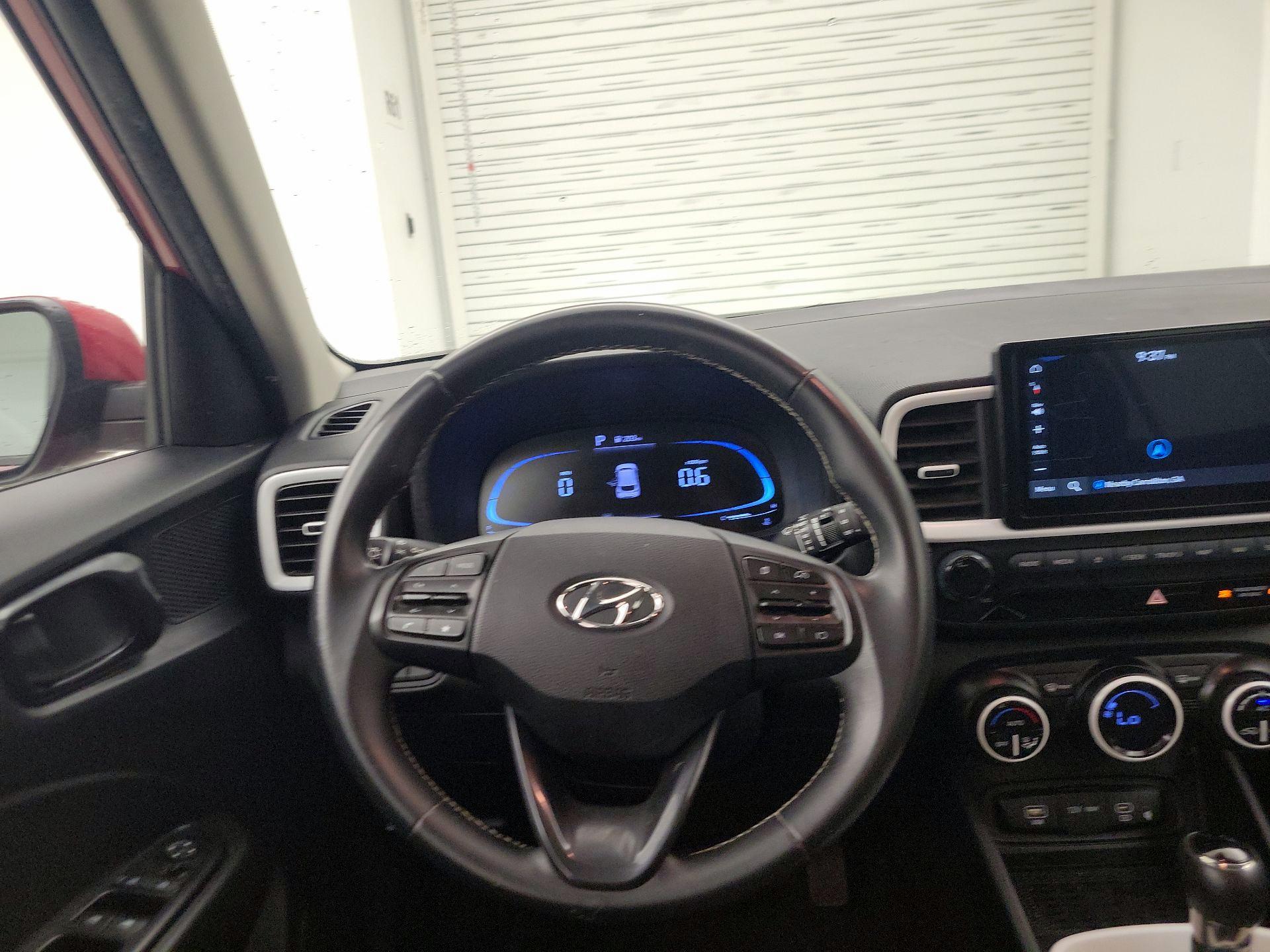Thumbnail: 2023 Hyundai Venue - 10