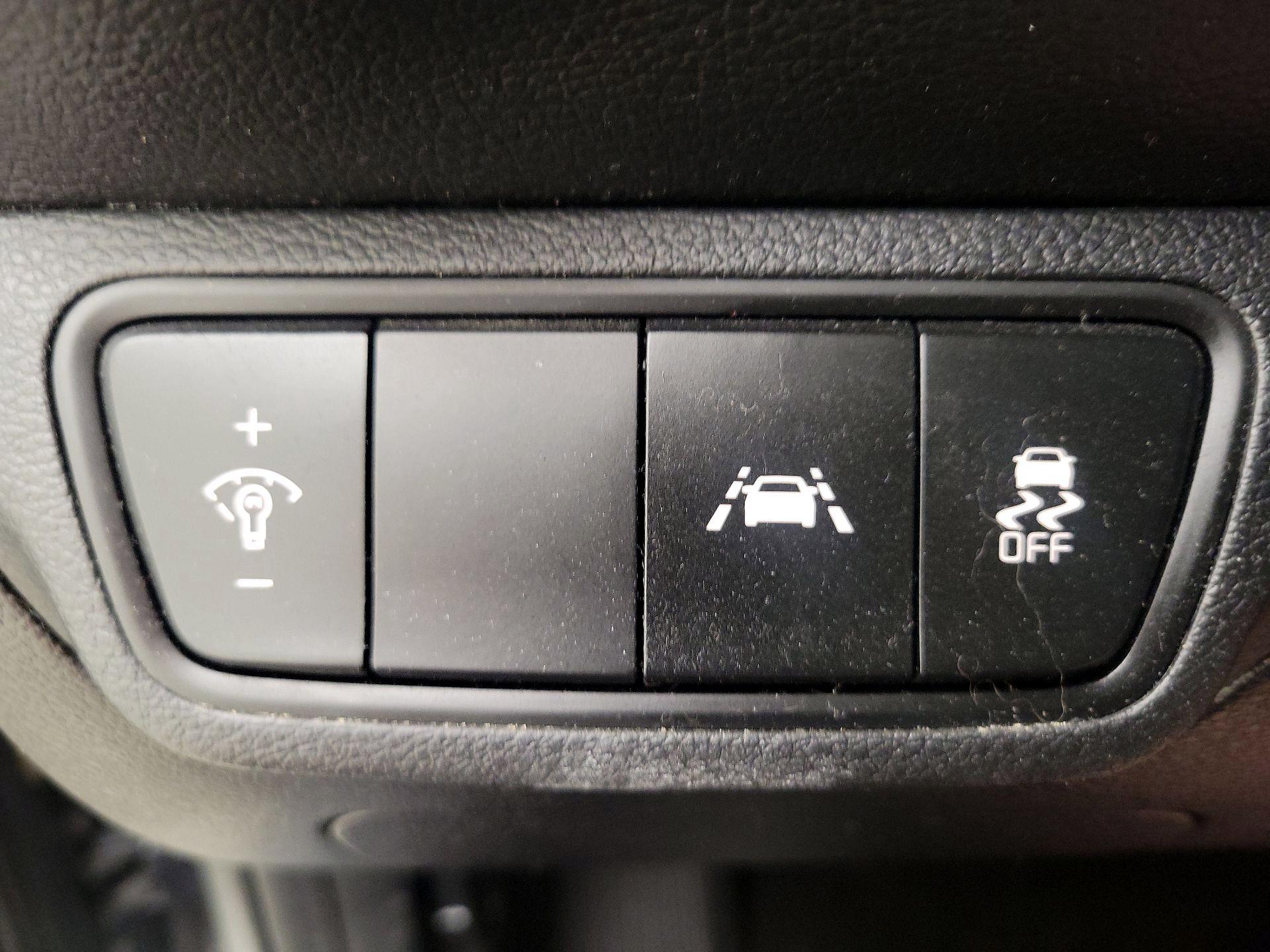 Thumbnail: 2019 Kia Forte - 13