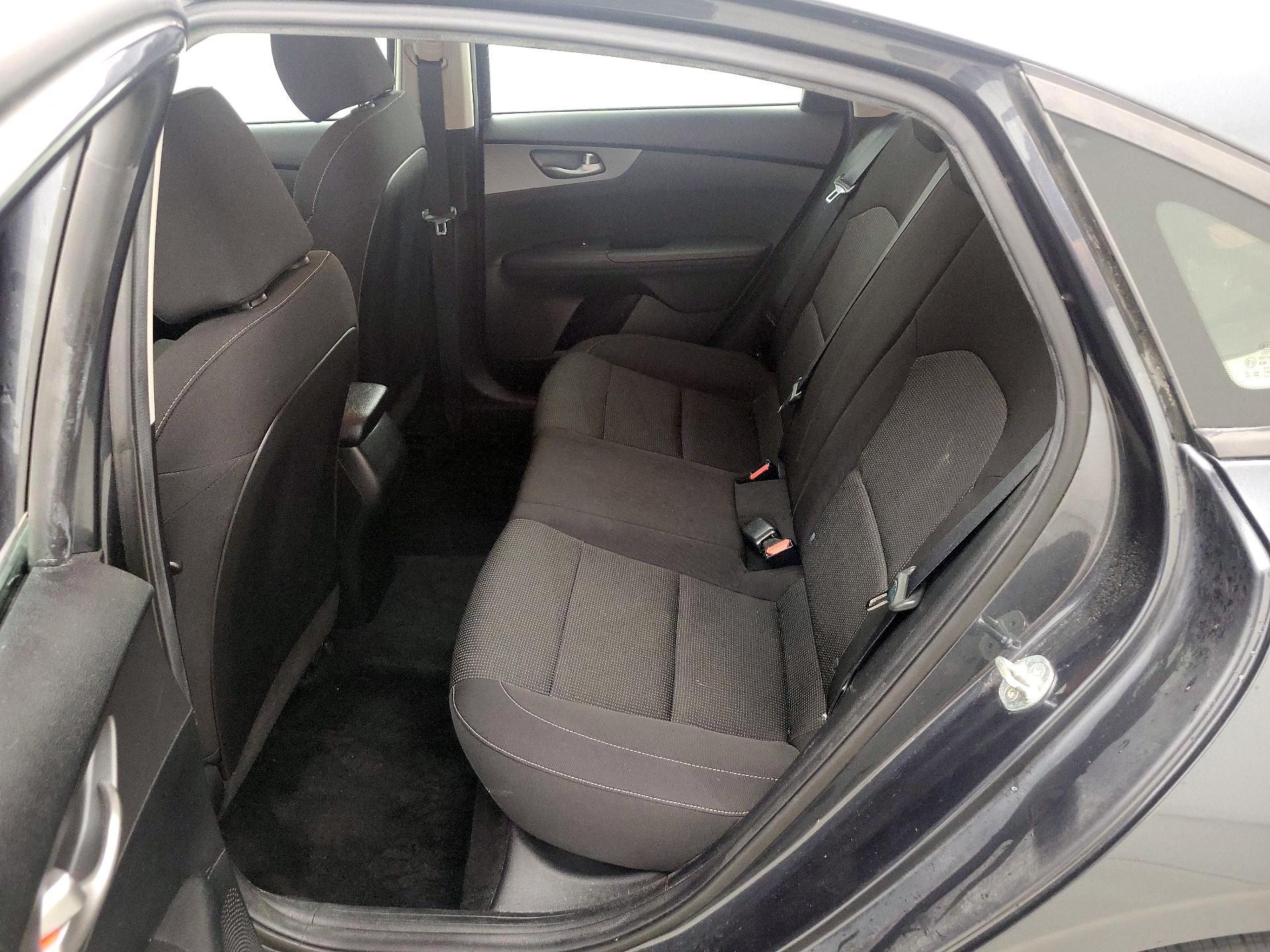 Thumbnail: 2019 Kia Forte - 19