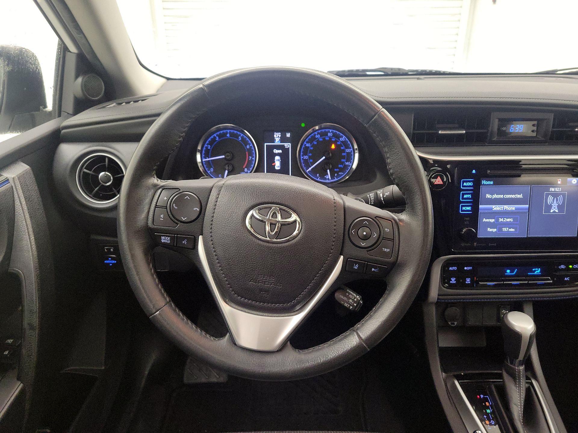 Thumbnail: 2017 Toyota Corolla - 10