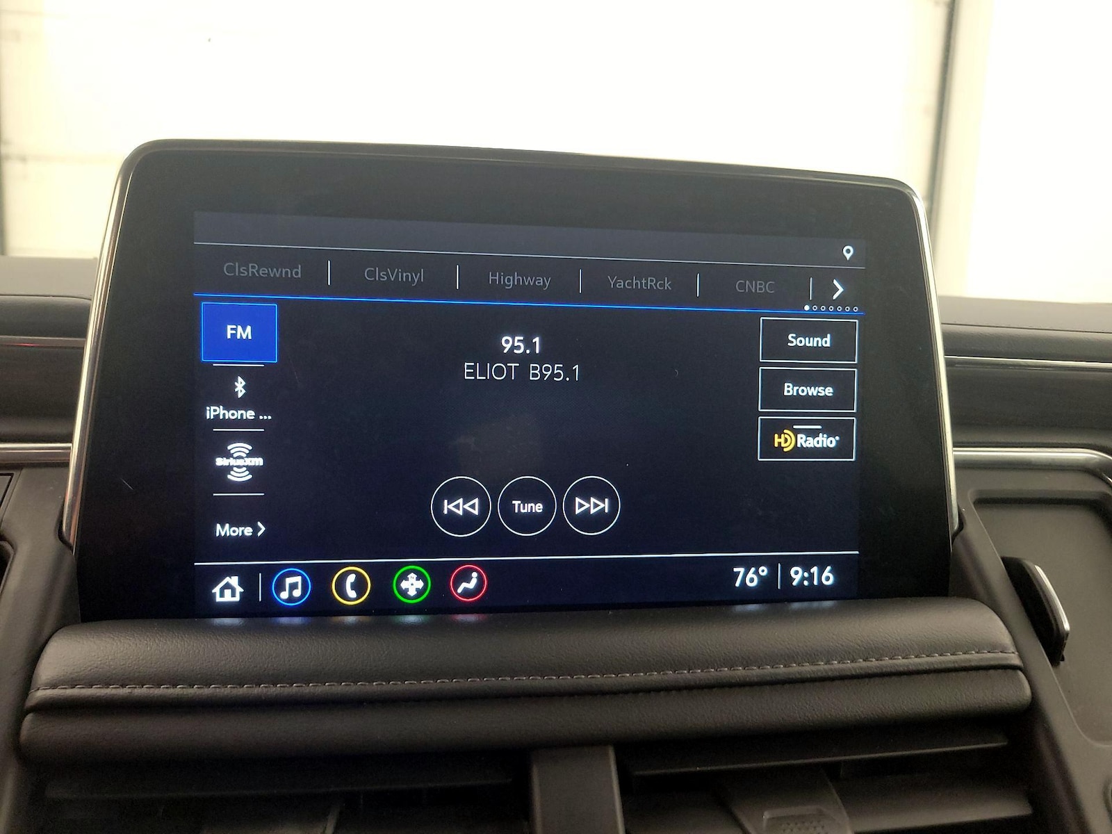 2021 Chevrolet Tahoe LT - Photo 16