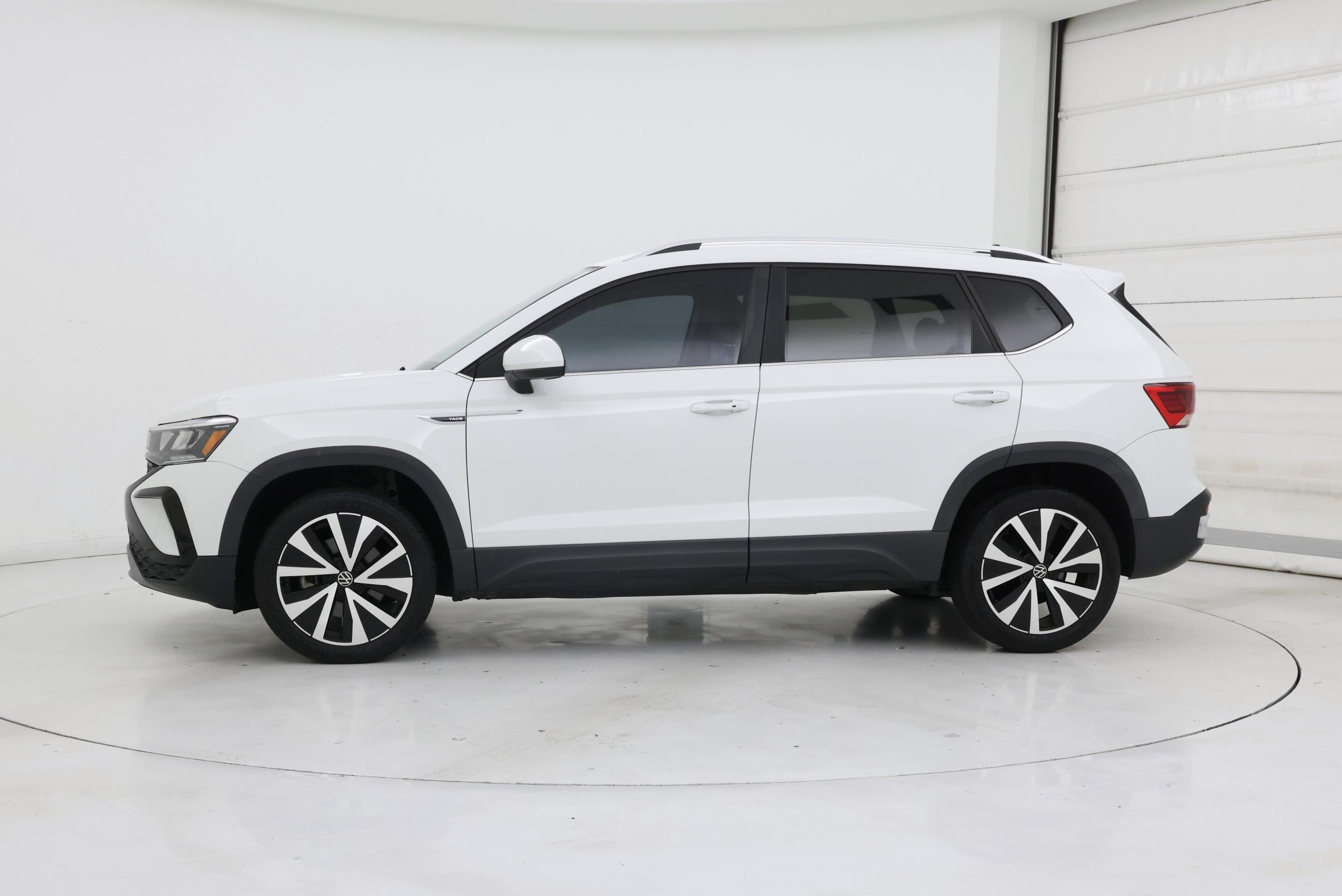 Thumbnail: 2022 Volkswagen Taos - 3
