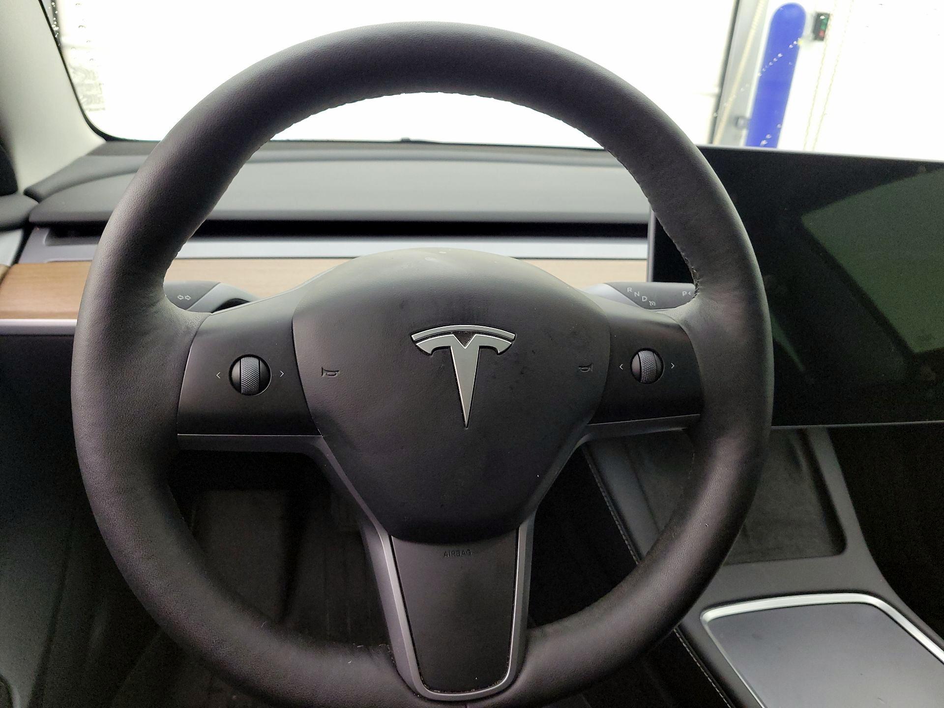 Thumbnail: 2023 Tesla Model 3 - 10
