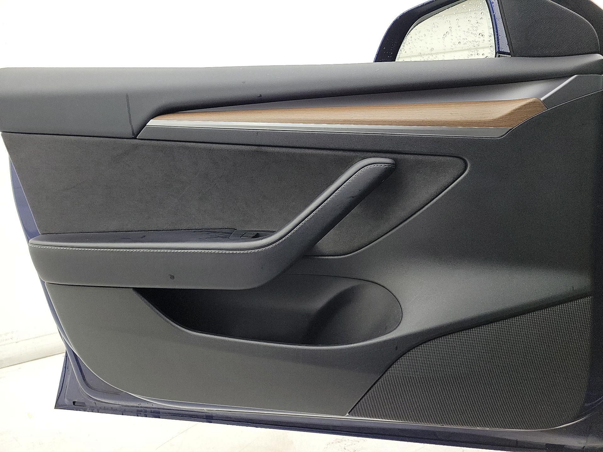 Thumbnail: 2023 Tesla Model 3 - 12