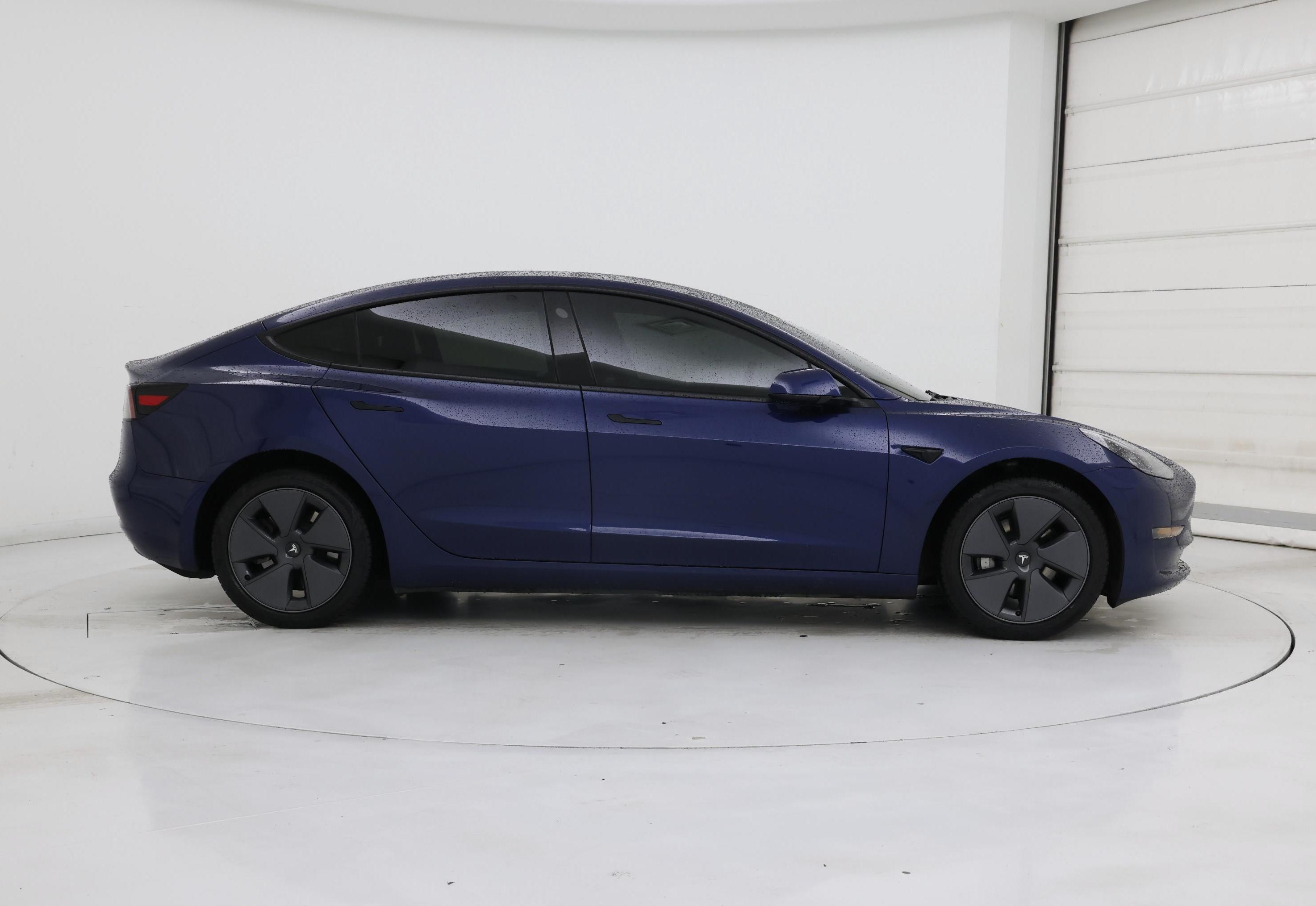 Thumbnail: 2023 Tesla Model 3 - 7