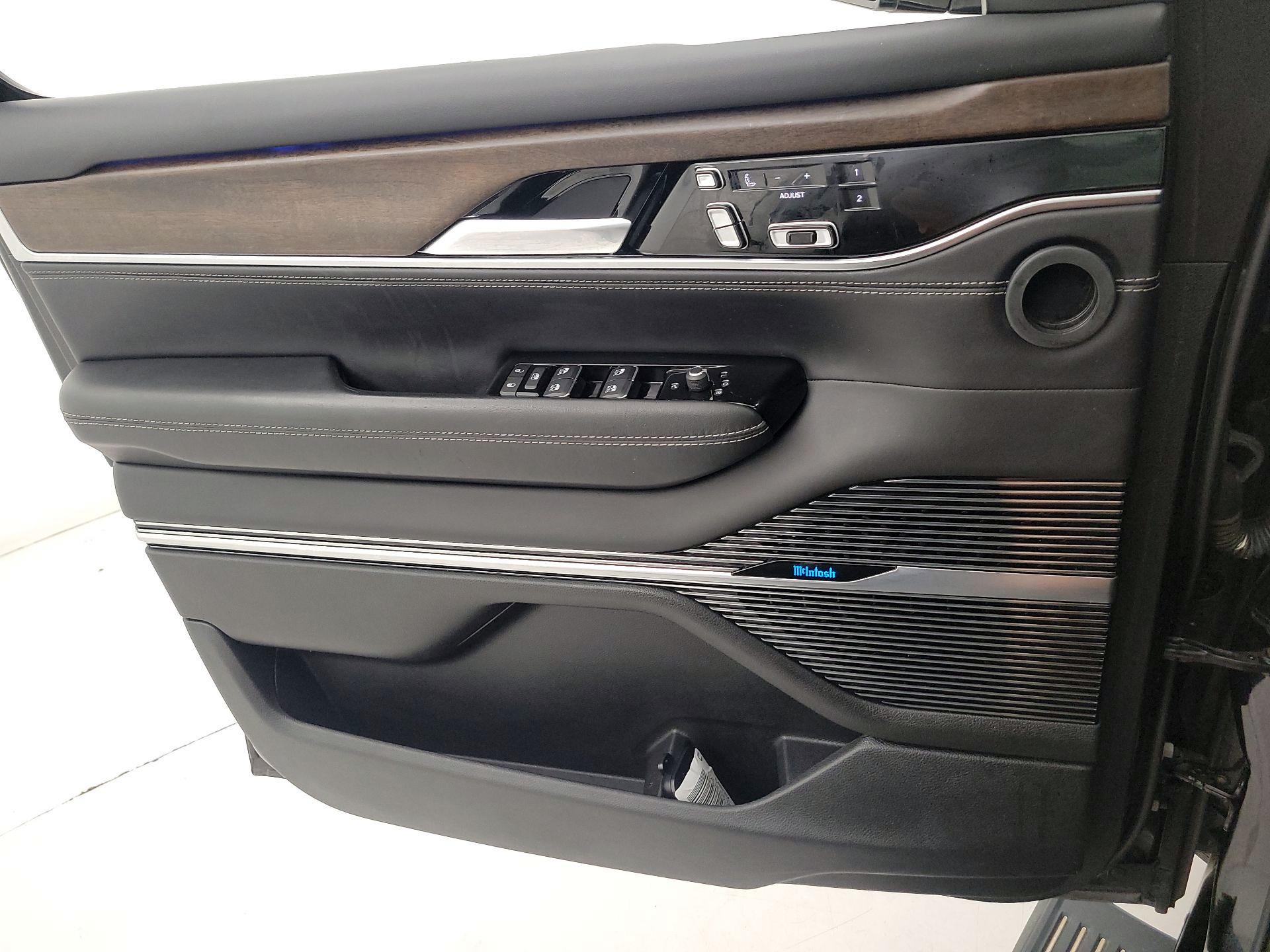 Thumbnail: 2022 Jeep Grand Wagoneer - 12