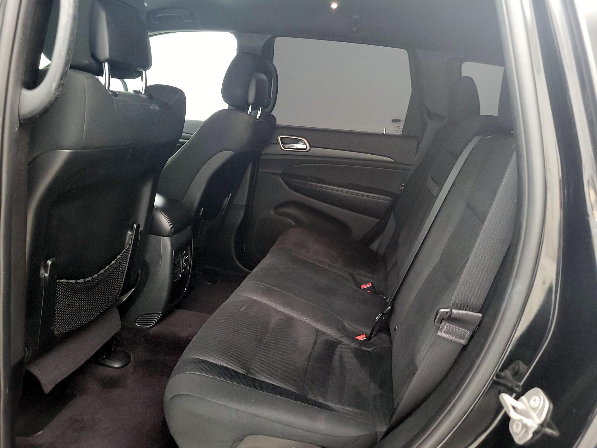 Thumbnail: 2017 Jeep Grand Cherokee - 19