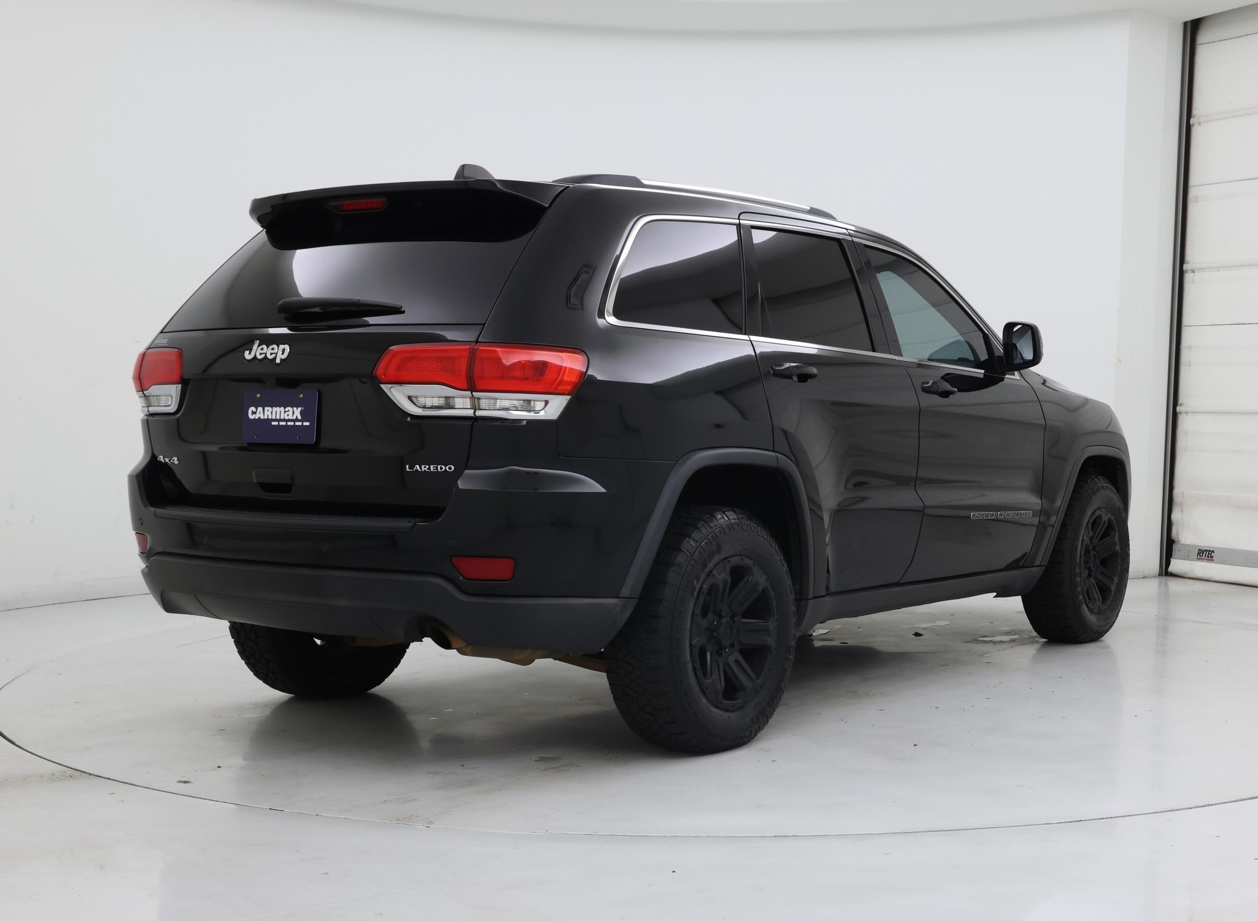 Thumbnail: 2017 Jeep Grand Cherokee - 8
