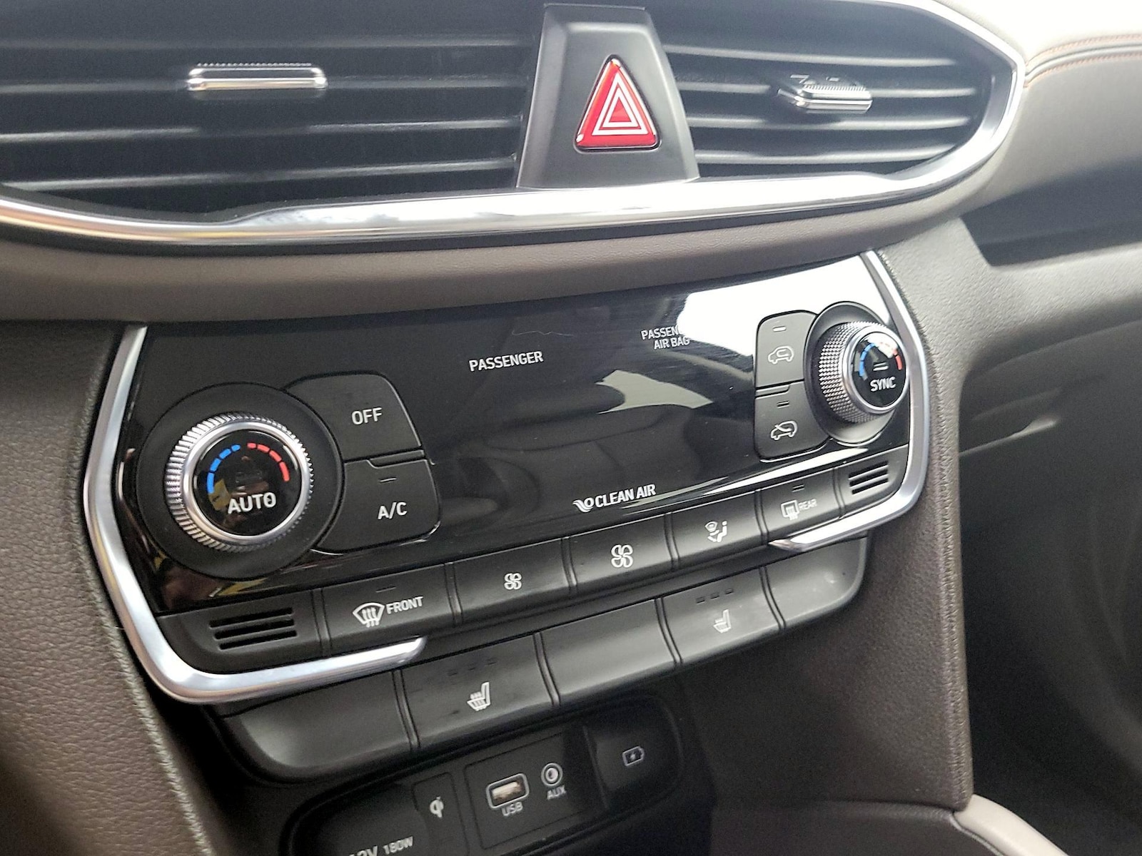 2020 Hyundai Santa Fe SEL - Photo 17