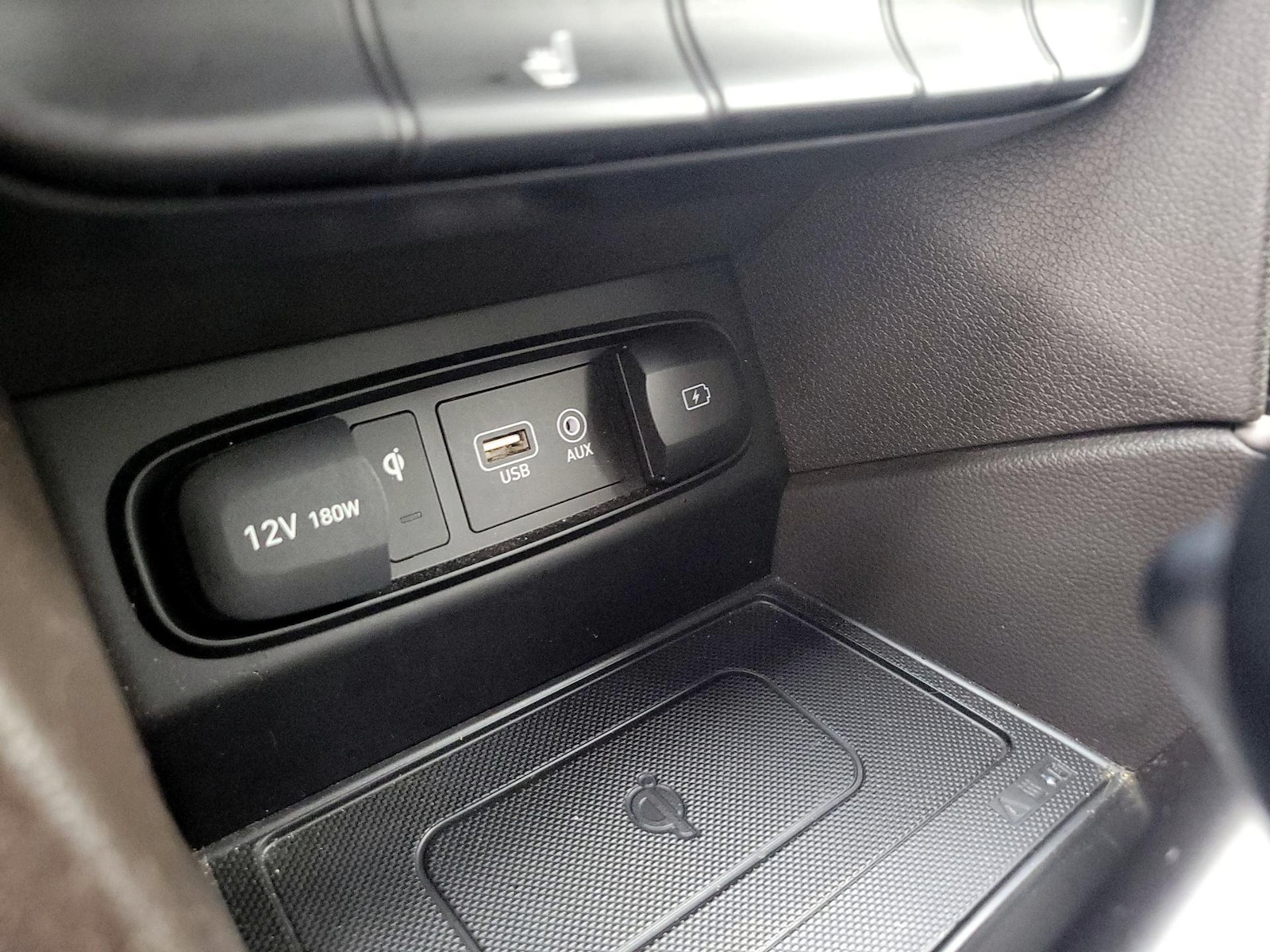 2020 Hyundai Santa Fe SEL - Photo 19