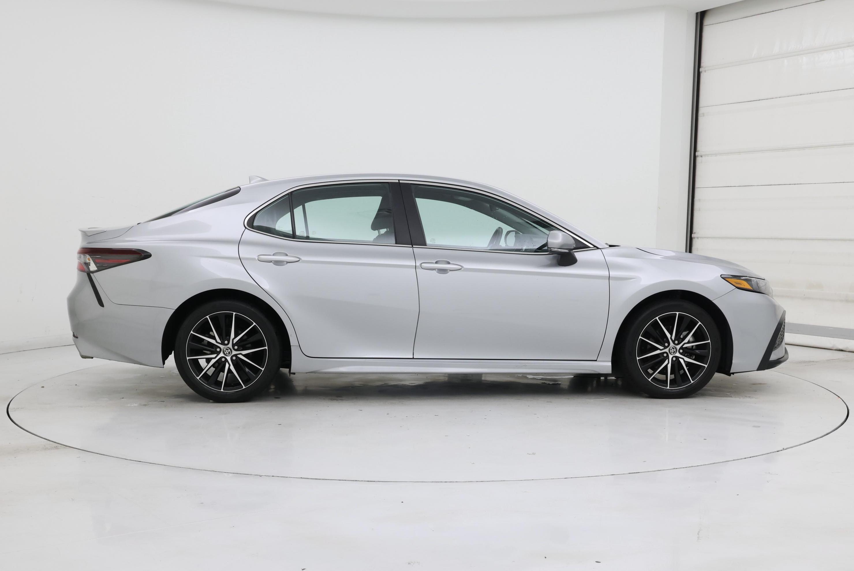 Thumbnail: 2023 Toyota Camry - 7