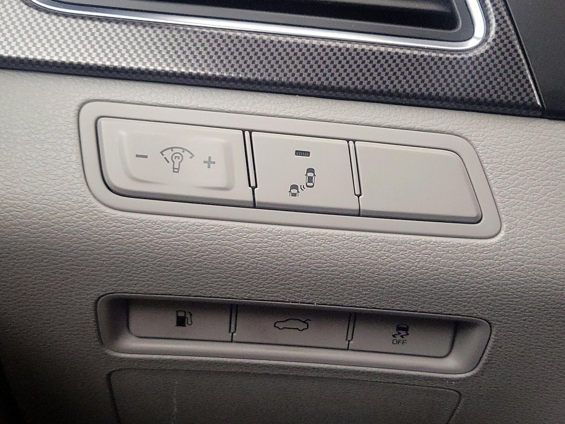 Thumbnail: 2015 Hyundai Sonata - 13