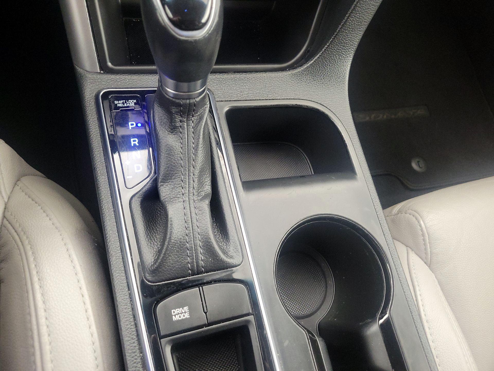 Thumbnail: 2015 Hyundai Sonata - 18