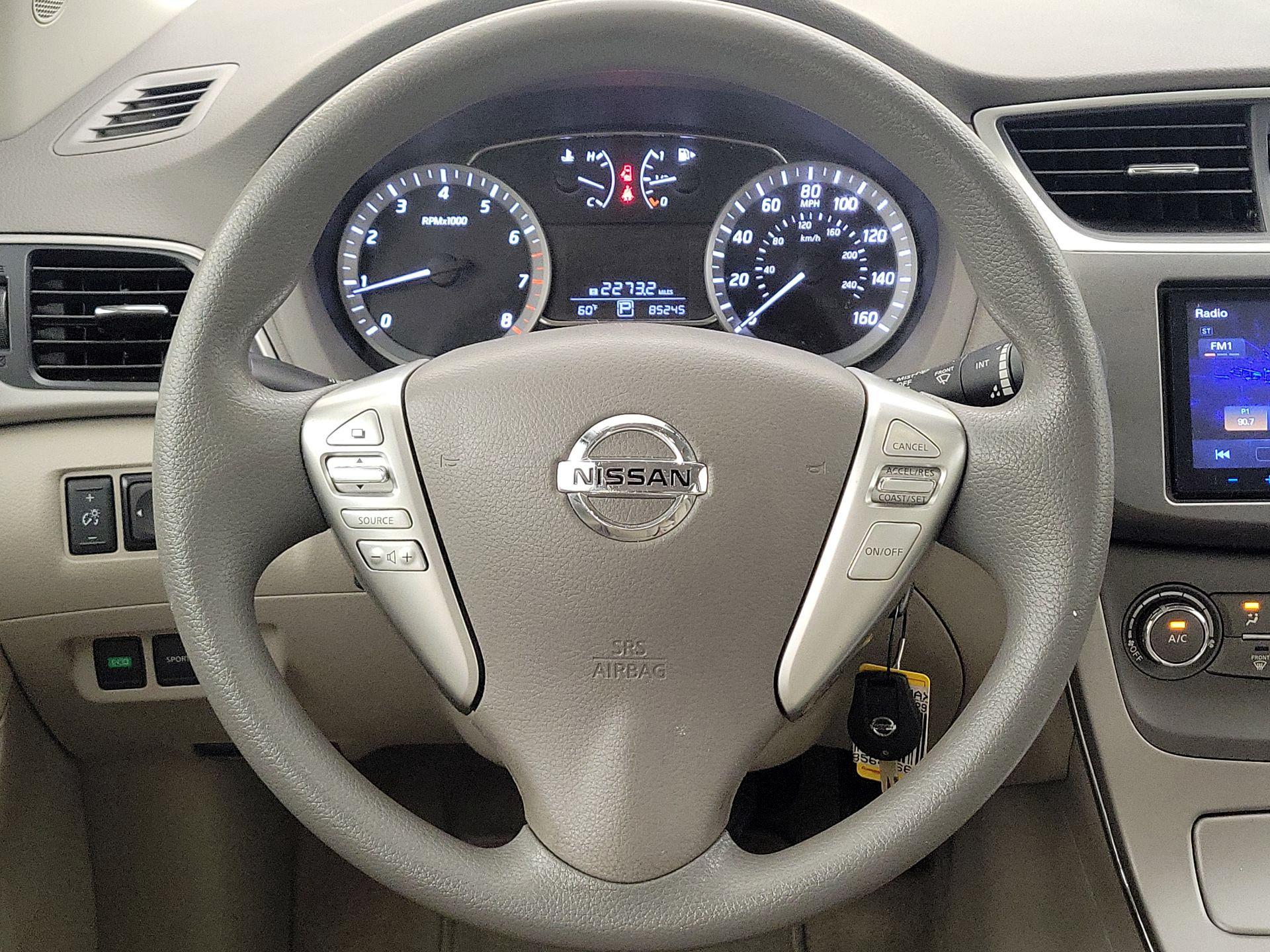 Thumbnail: 2014 Nissan Sentra - 10