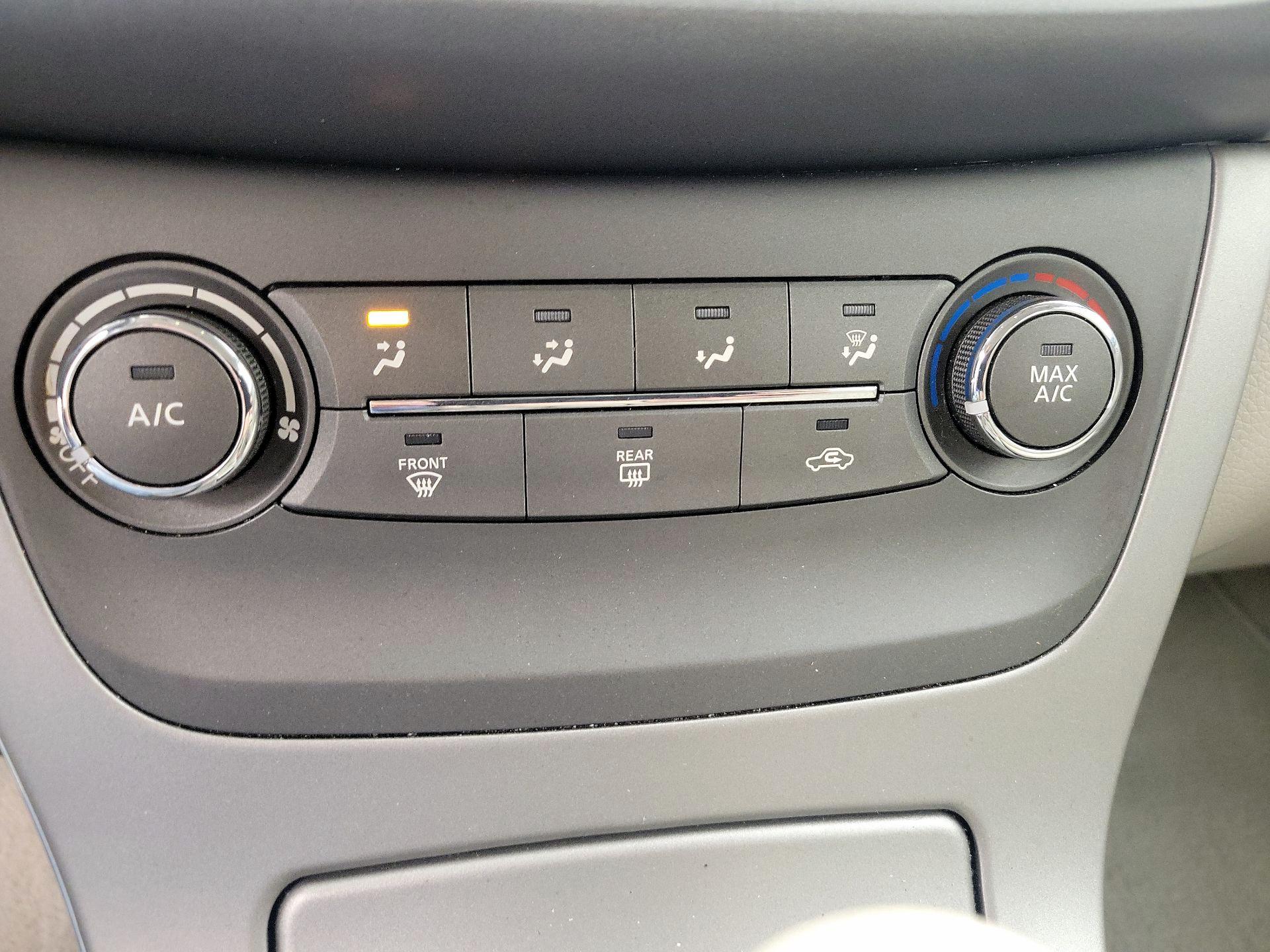 Thumbnail: 2014 Nissan Sentra - 15