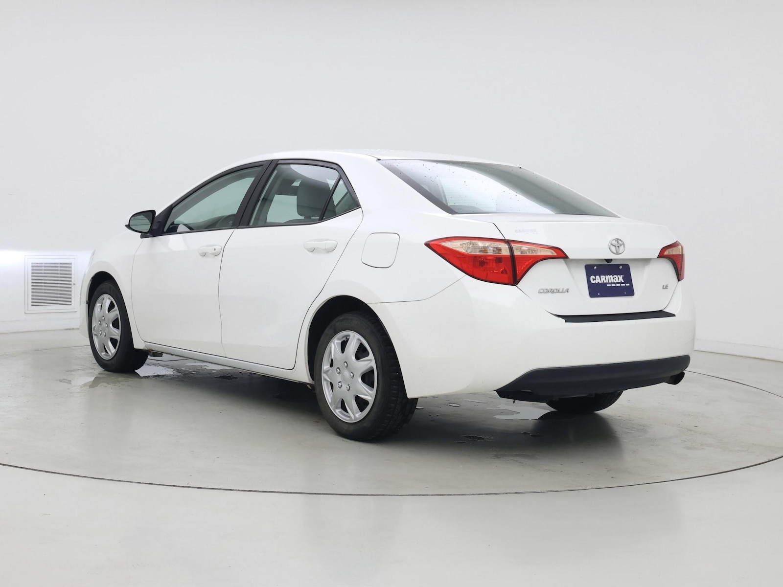 2017 Toyota Corolla LE - Photo 3