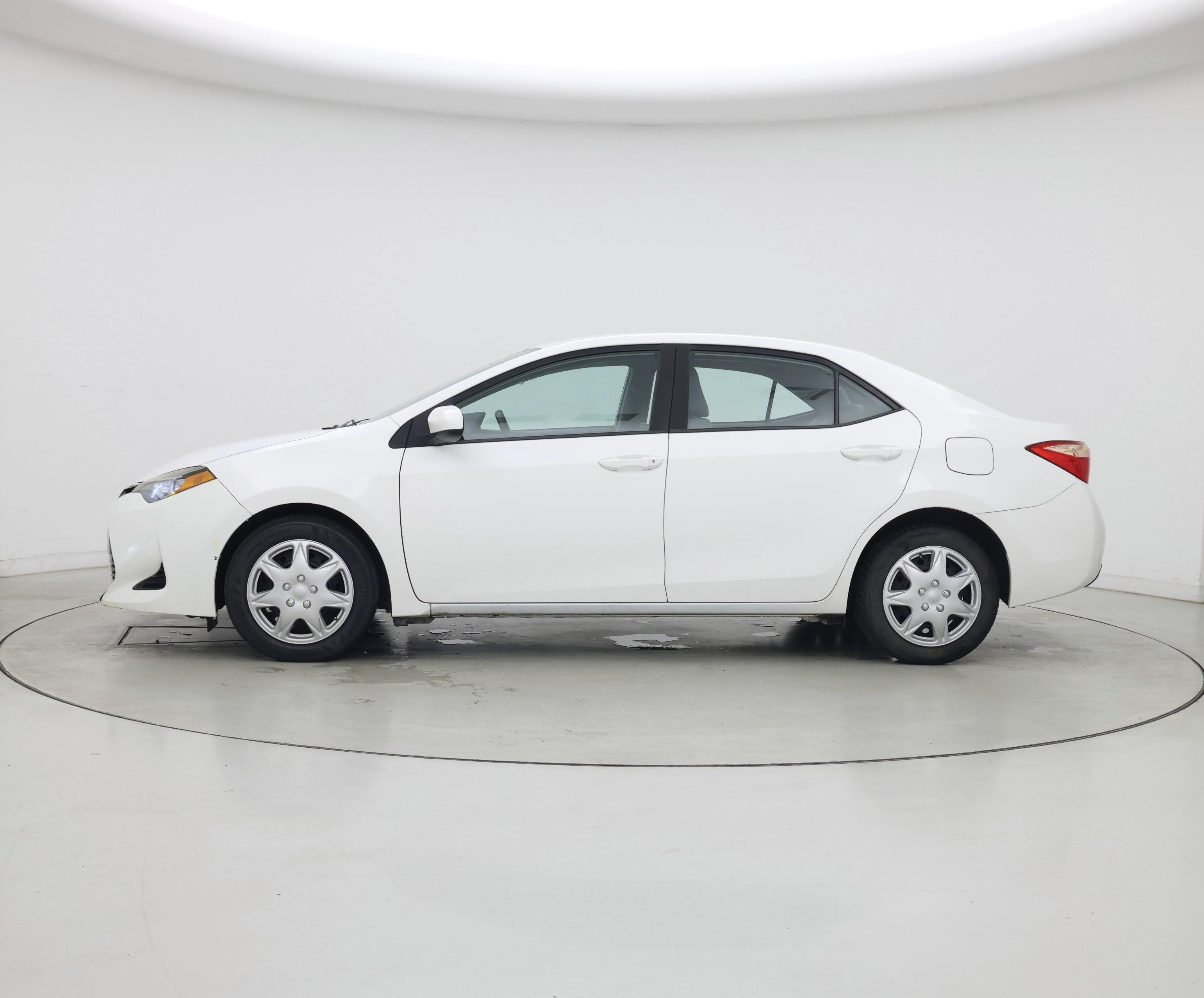 Thumbnail: 2017 Toyota Corolla - 3