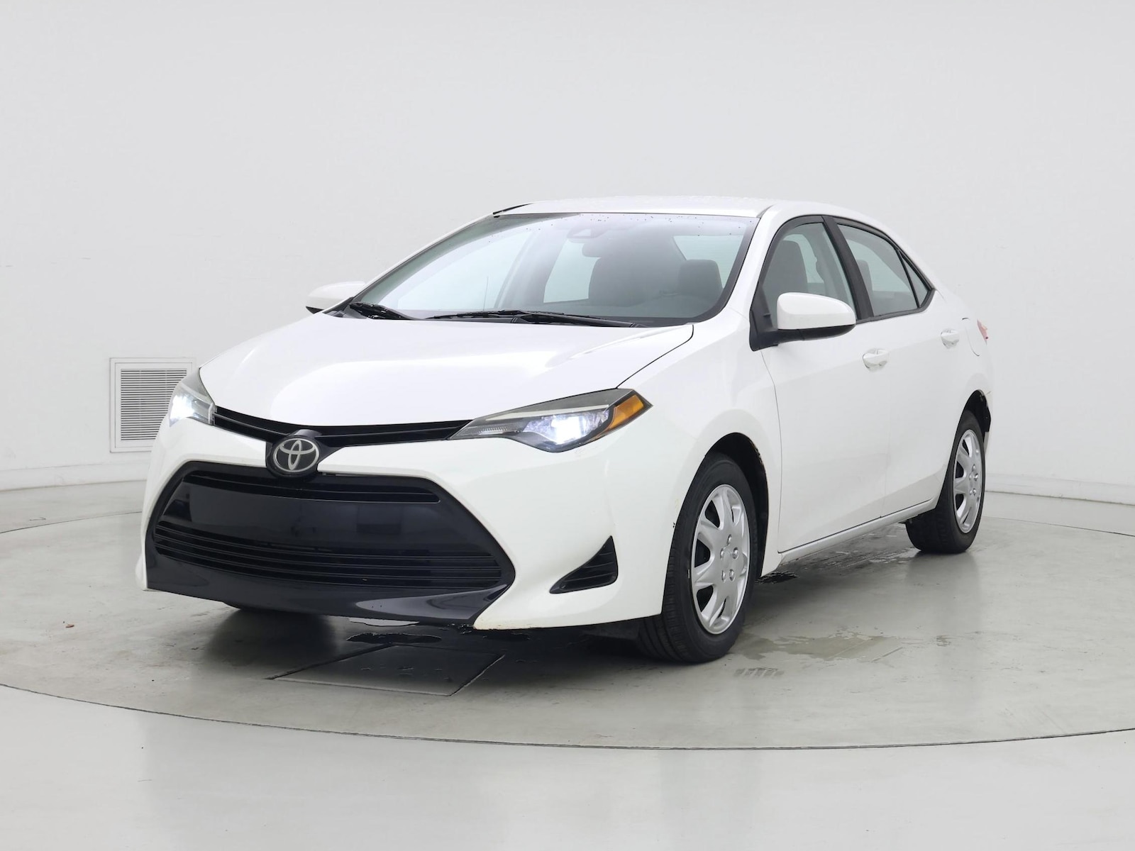 2017 Toyota Corolla LE - Photo 5