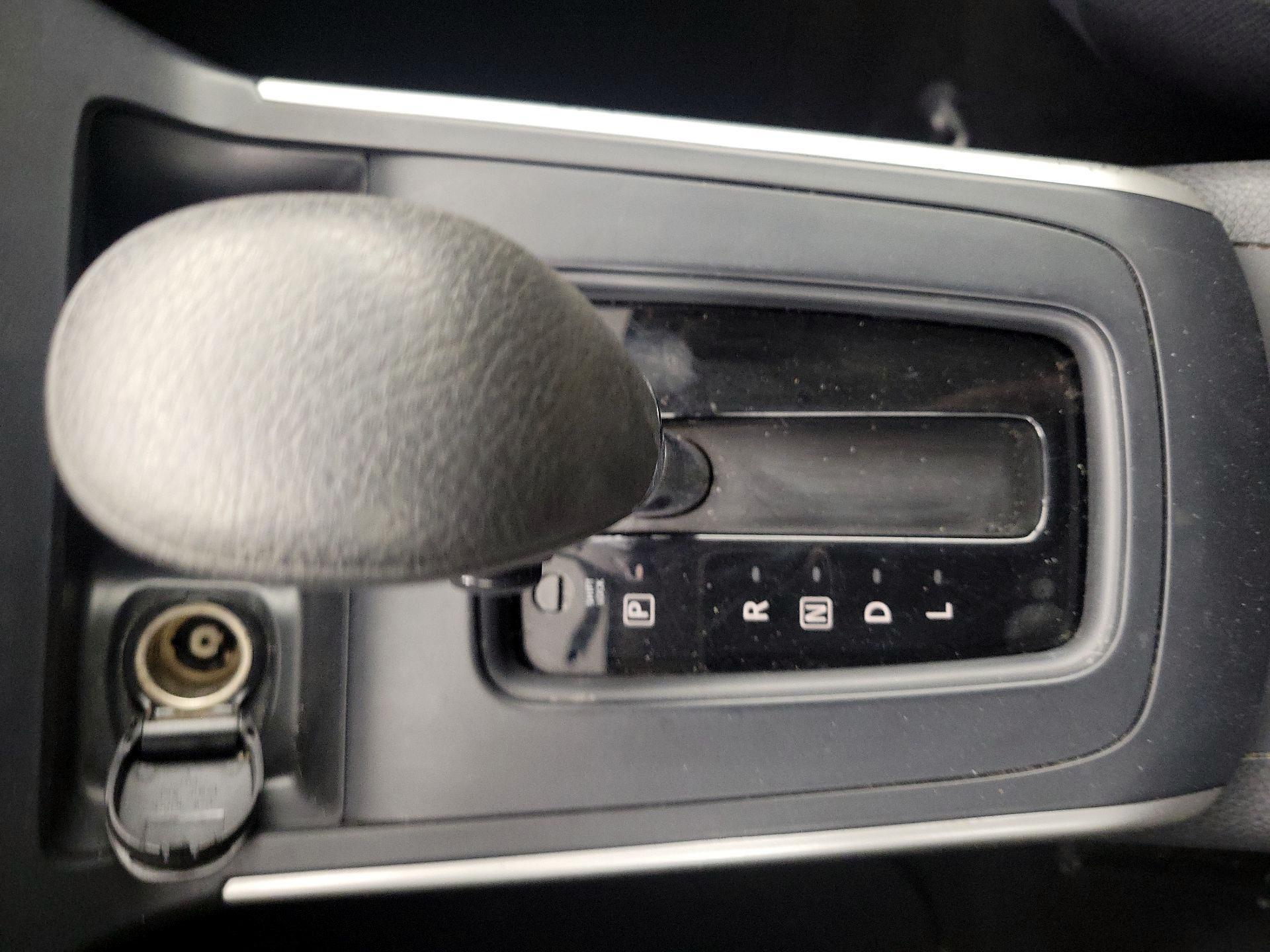 Thumbnail: 2017 Nissan Sentra - 16