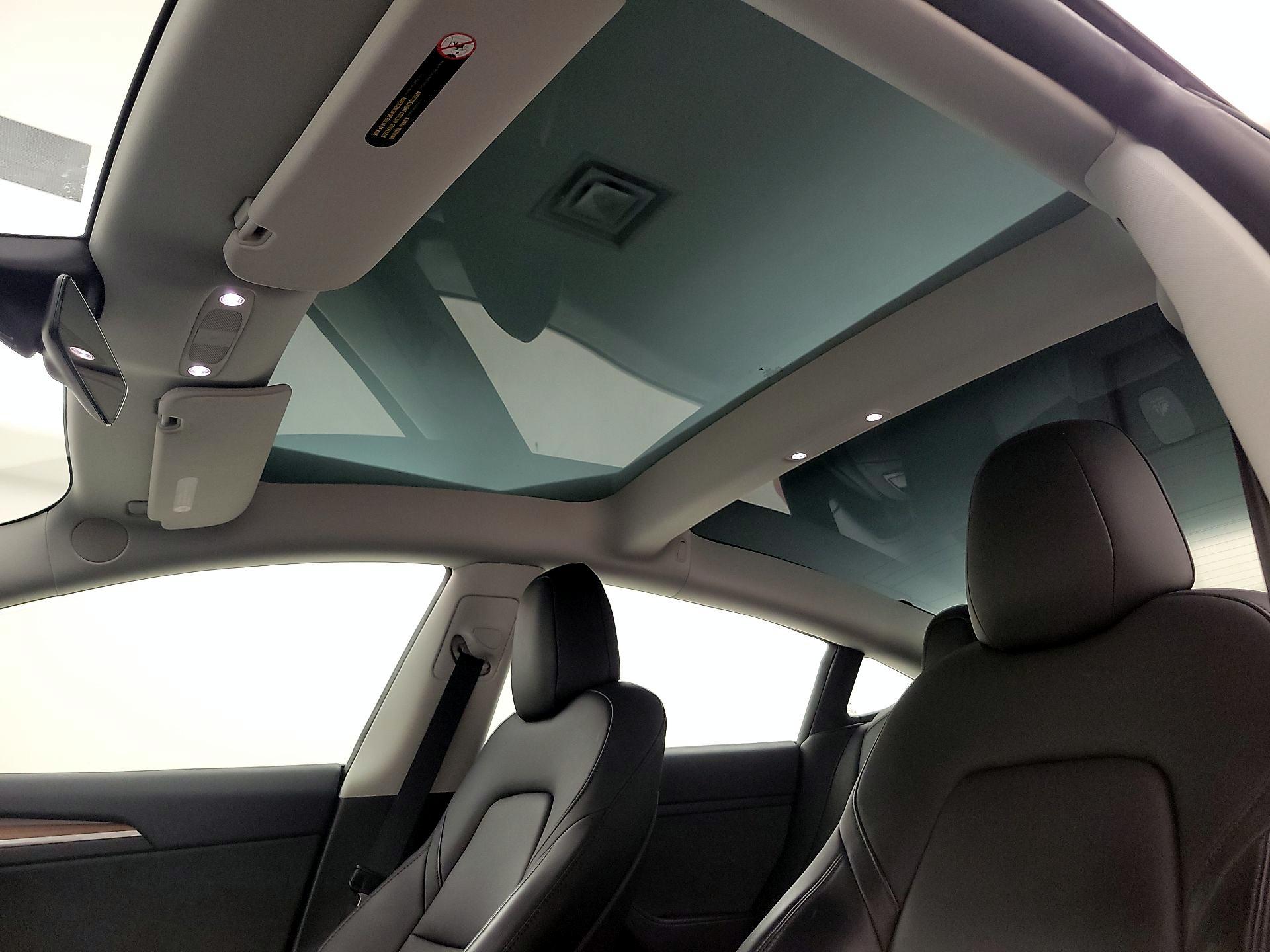 Thumbnail: 2023 Tesla Model 3 - 19