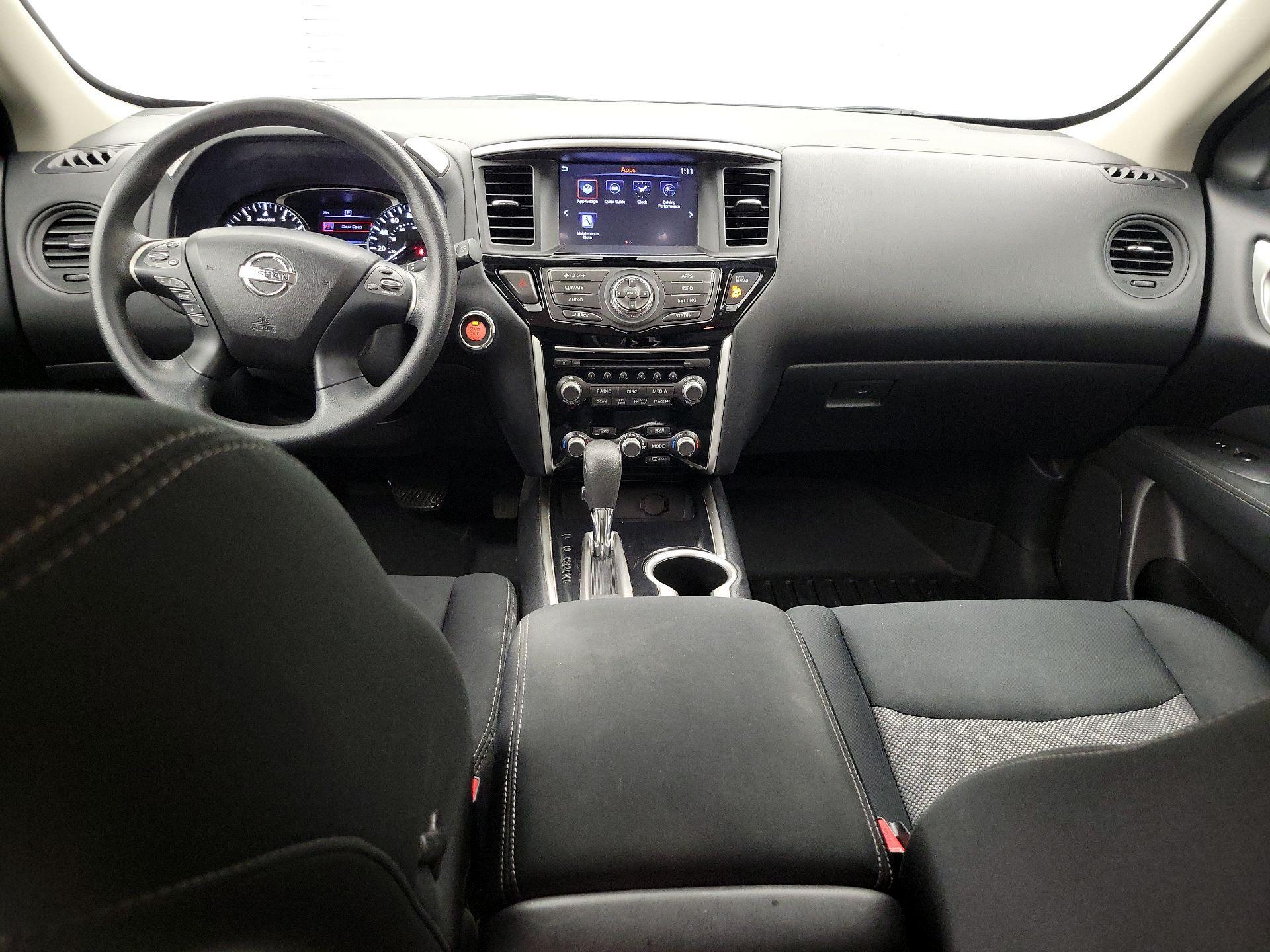Thumbnail: 2017 Nissan Pathfinder - 9