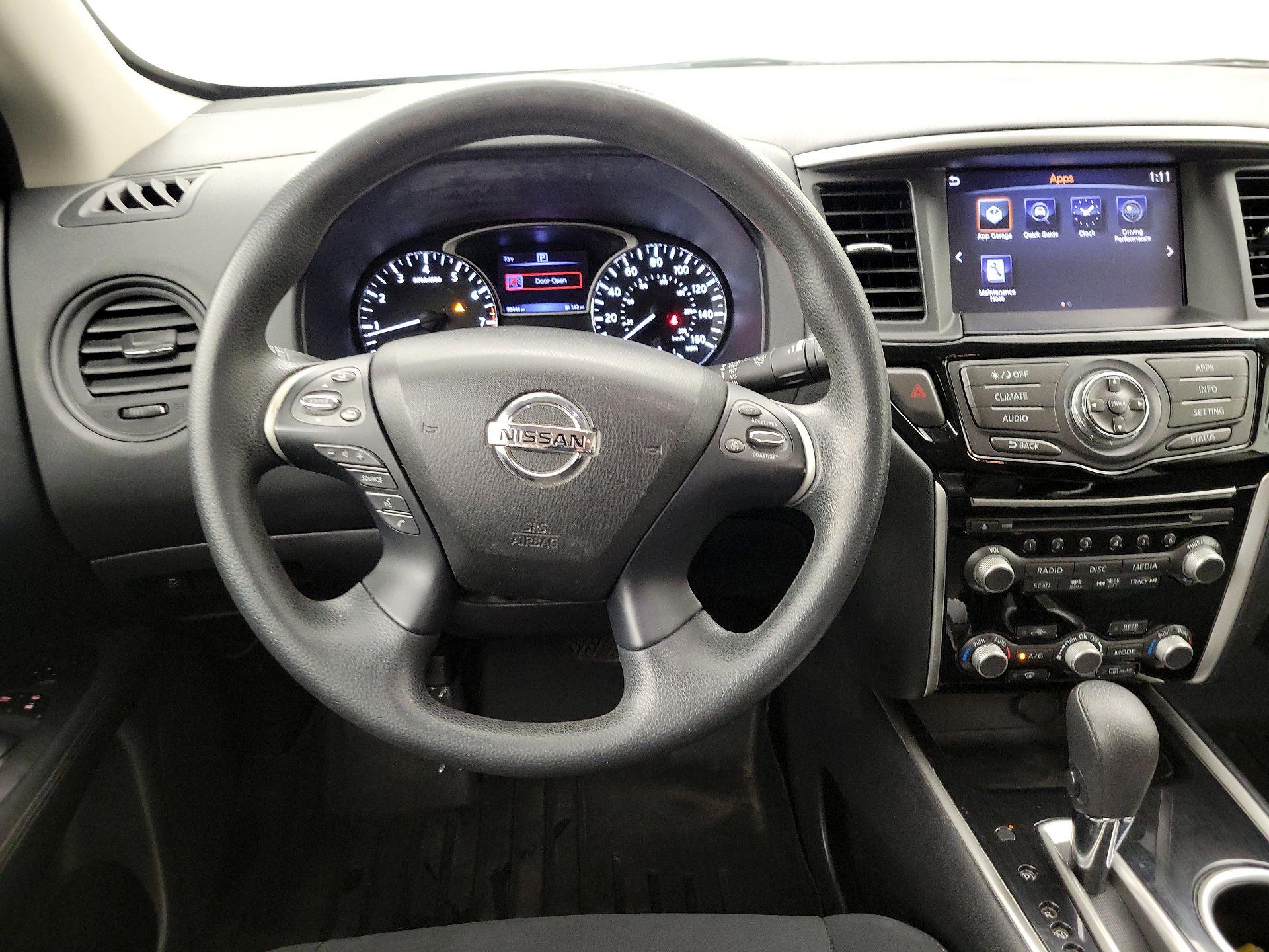 Thumbnail: 2017 Nissan Pathfinder - 10