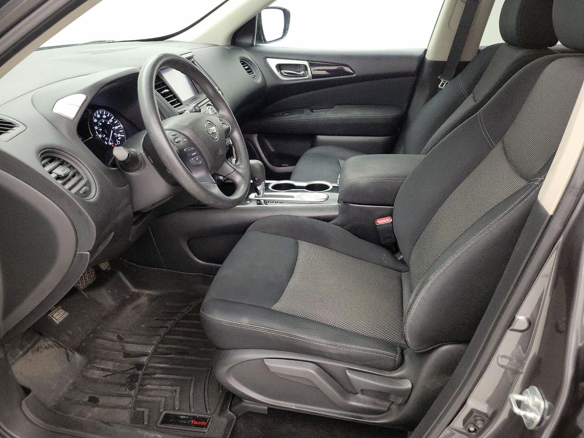 Thumbnail: 2017 Nissan Pathfinder - 11