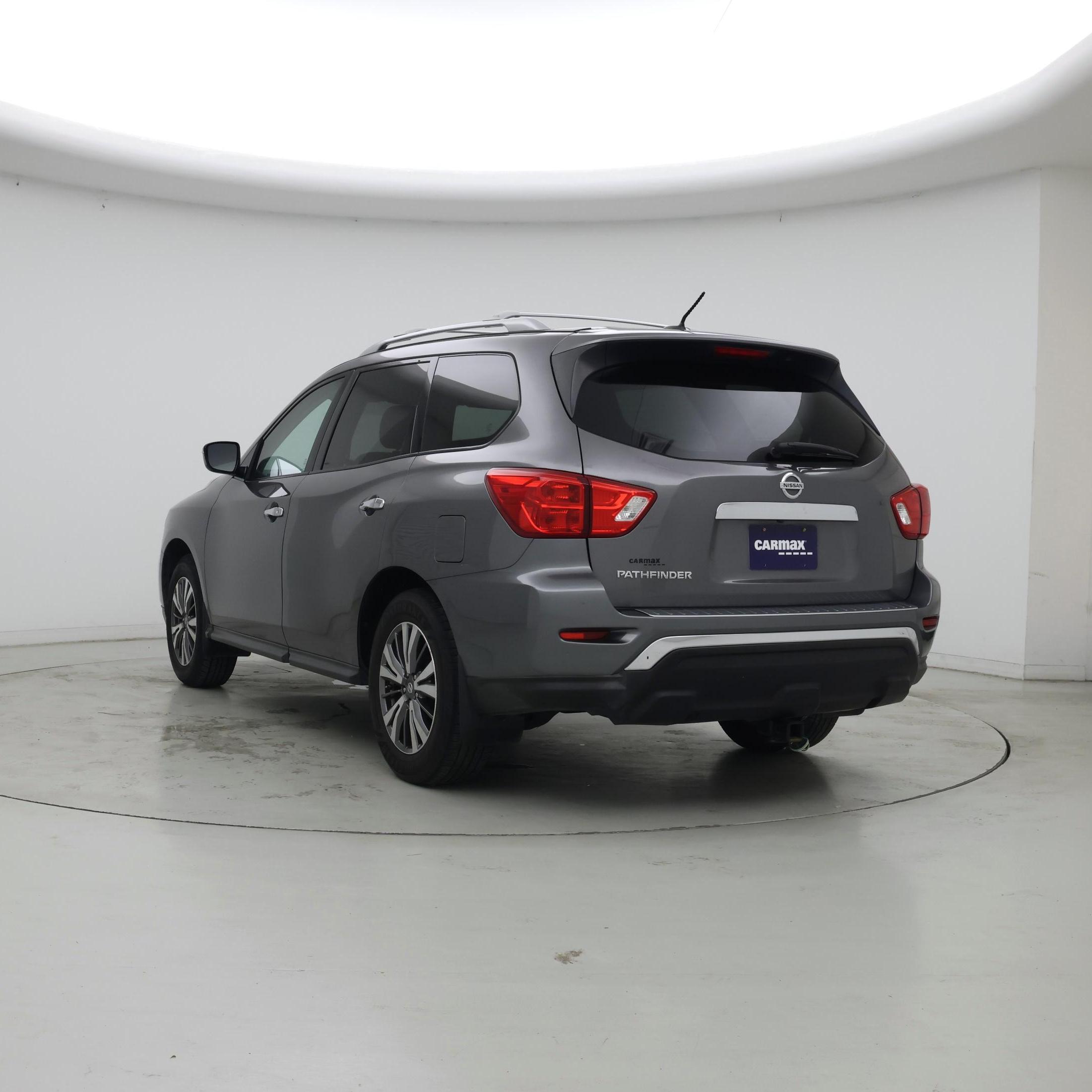 Thumbnail: 2017 Nissan Pathfinder - 2