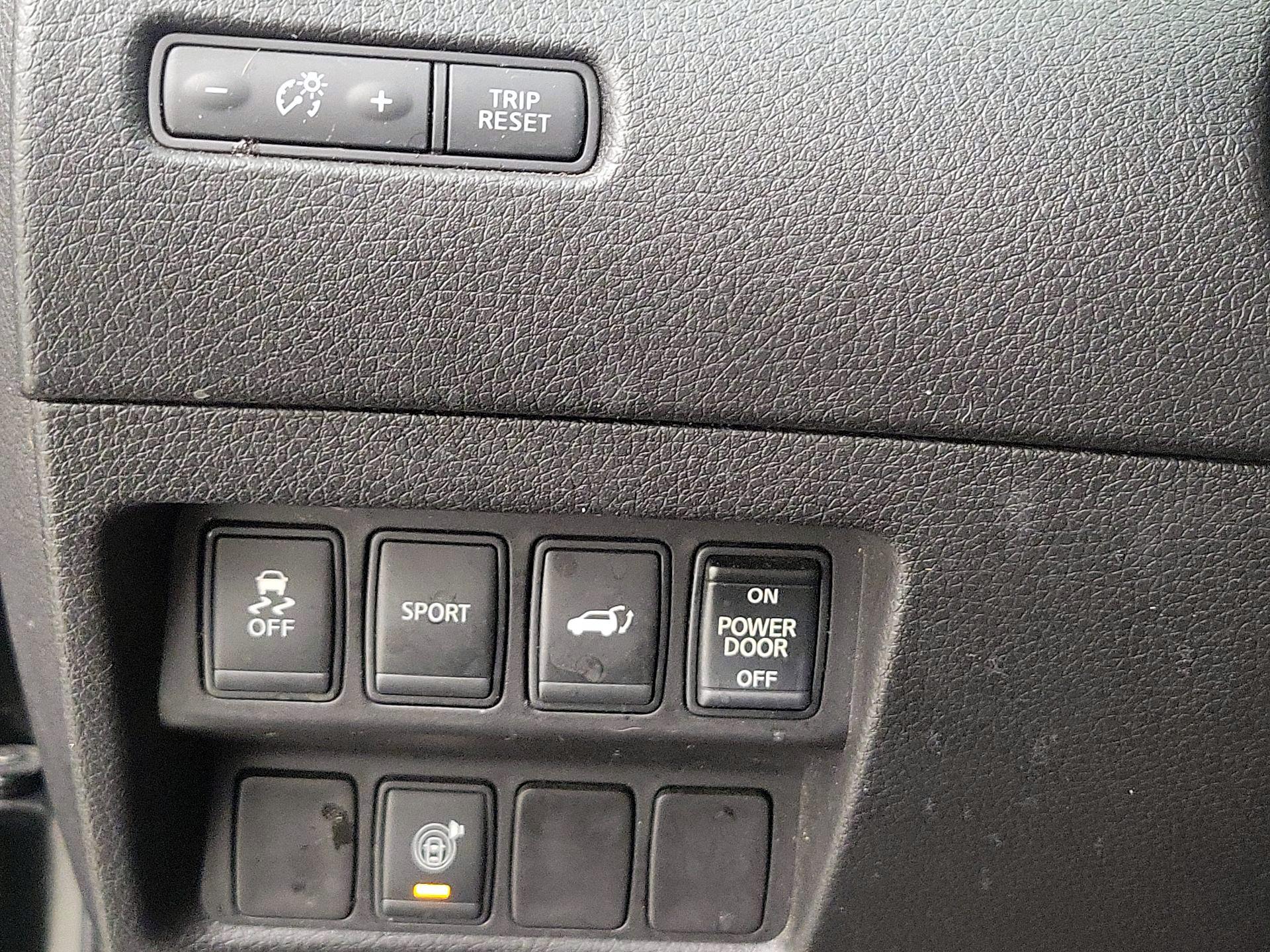 Thumbnail: 2014 Nissan Rogue - 13