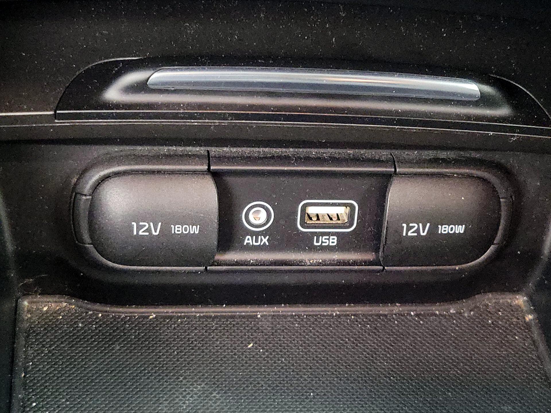 Thumbnail: 2016 Kia Optima - 18