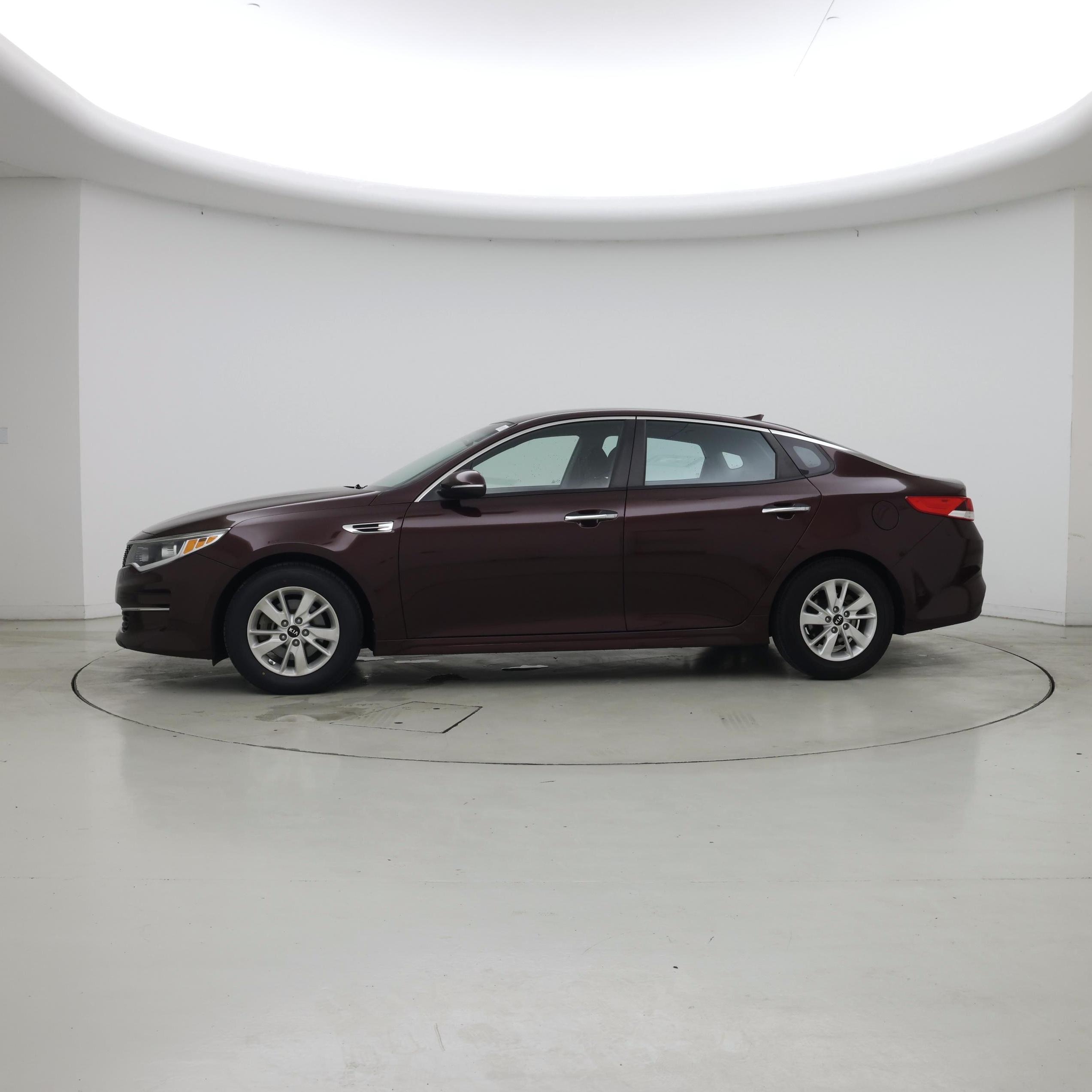 Thumbnail: 2016 Kia Optima - 3
