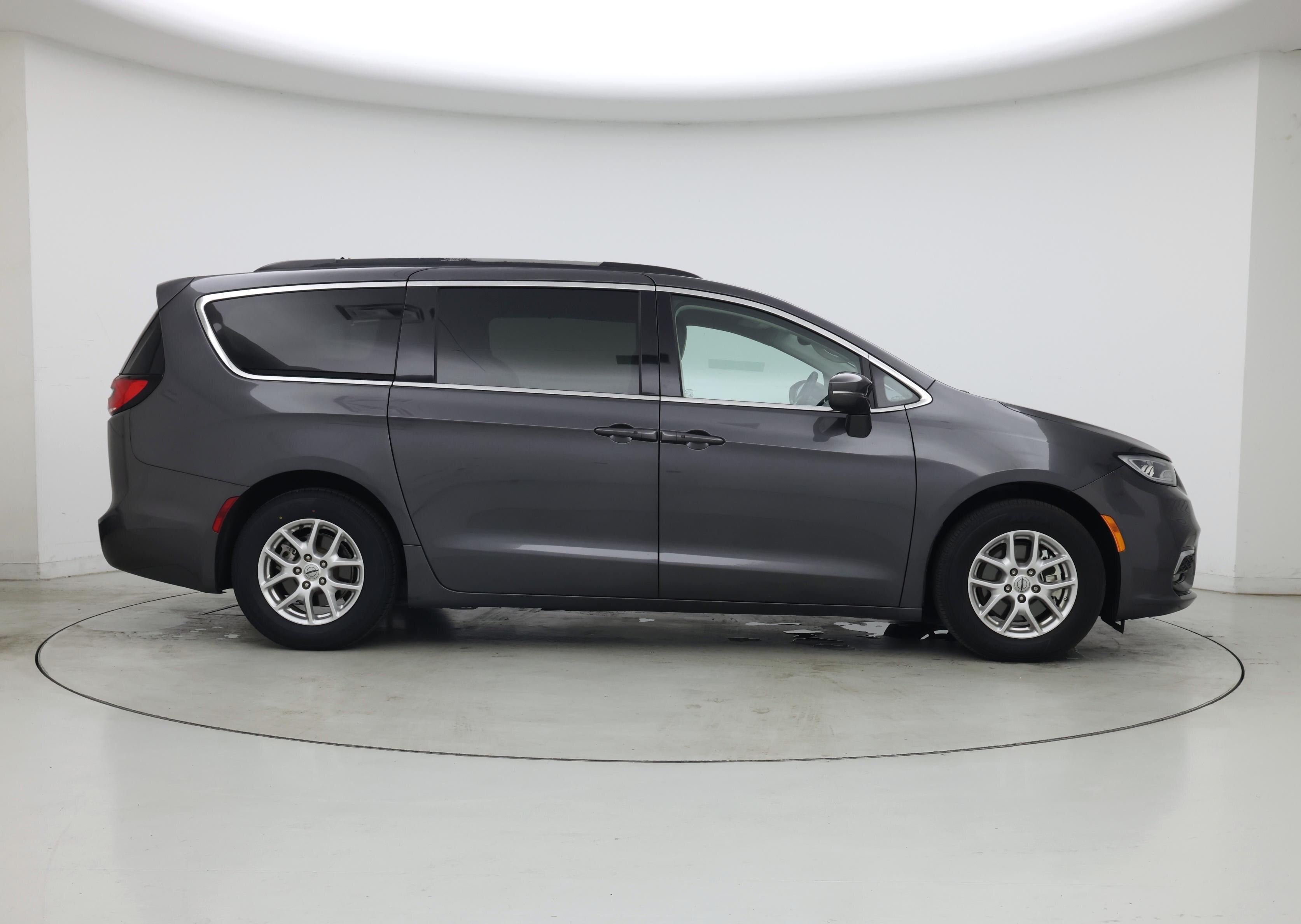 Thumbnail: 2022 Chrysler Pacifica - 7