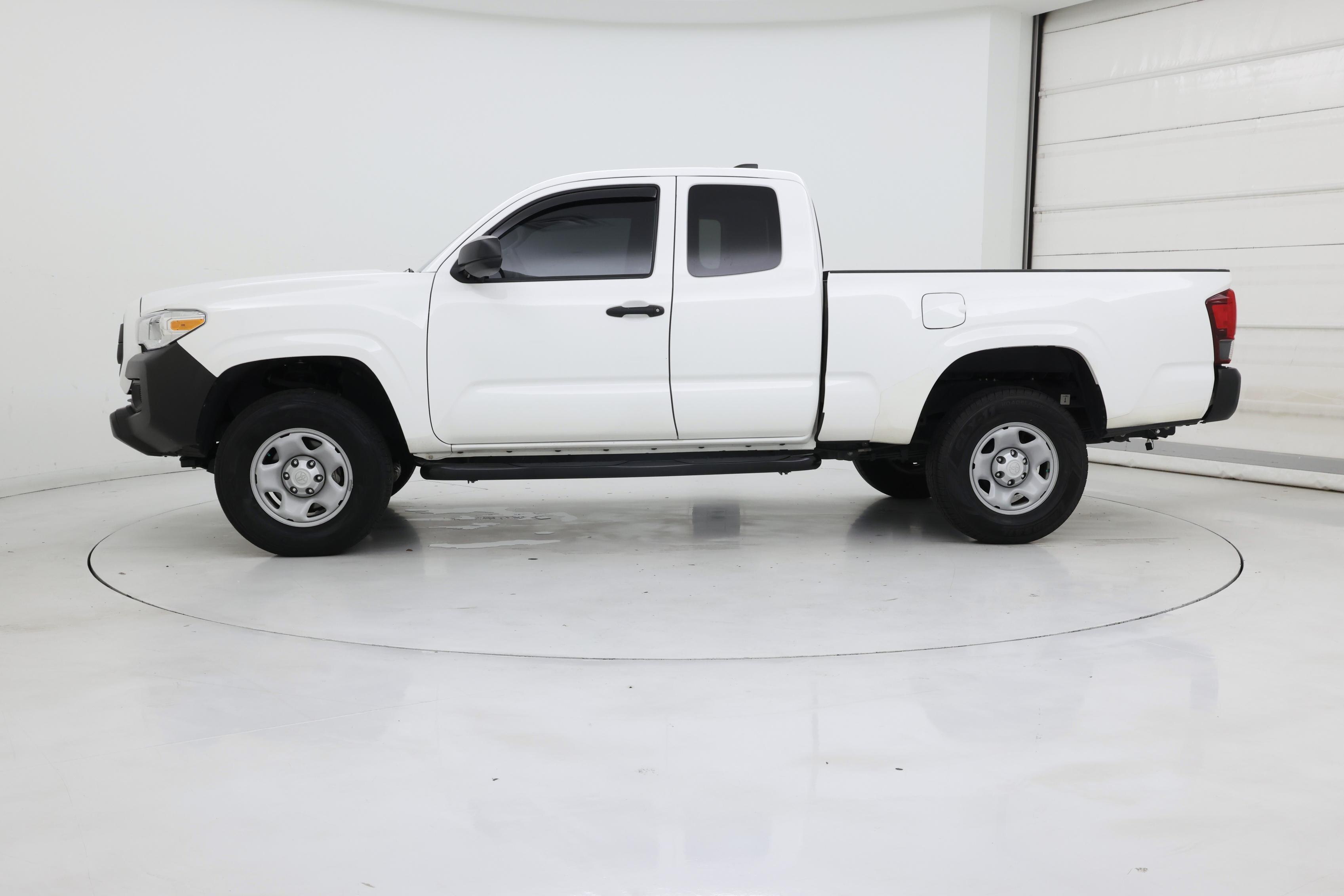 Thumbnail: 2023 Toyota Tacoma - 3