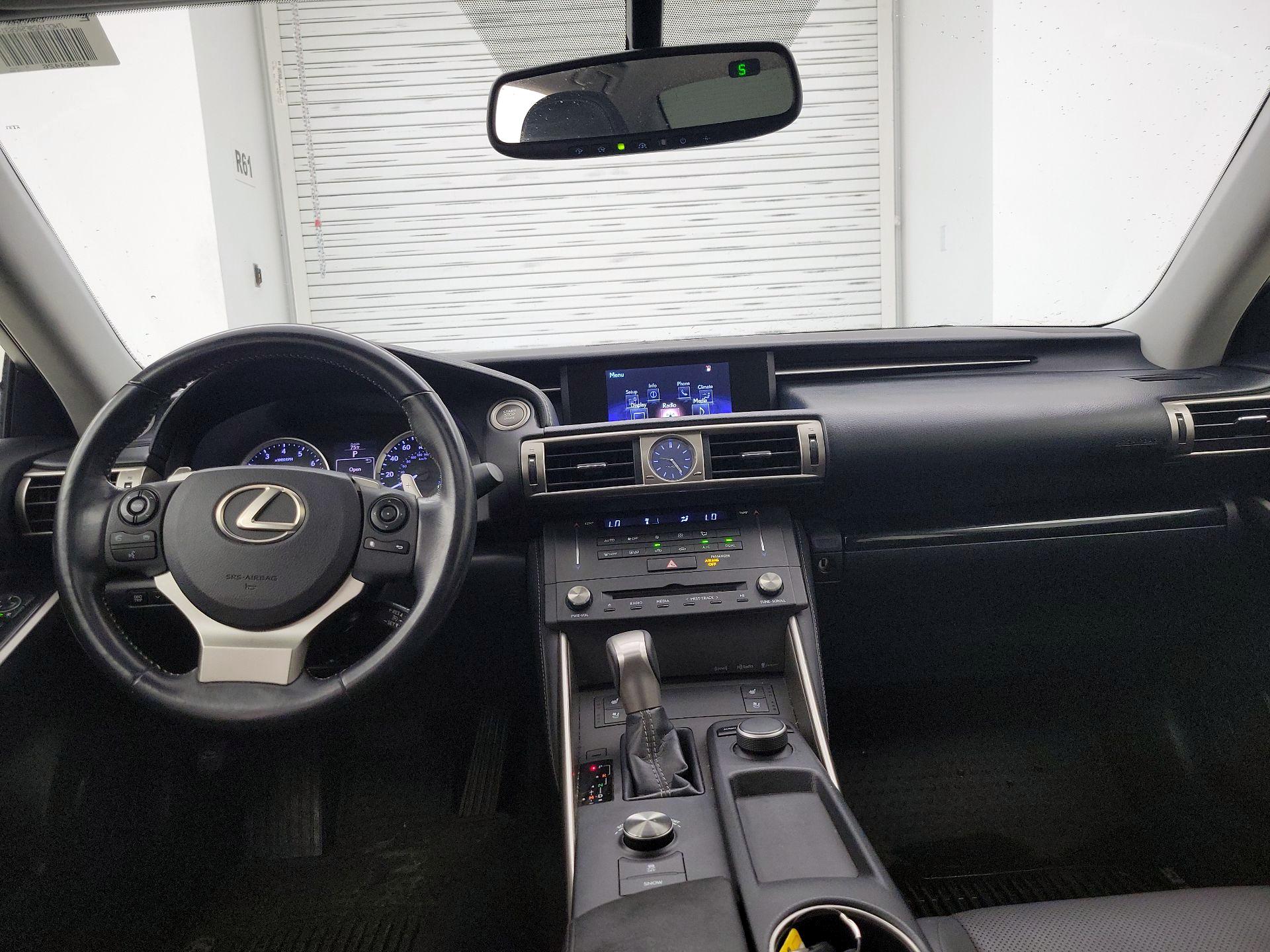 Thumbnail: 2015 Lexus IS - 9