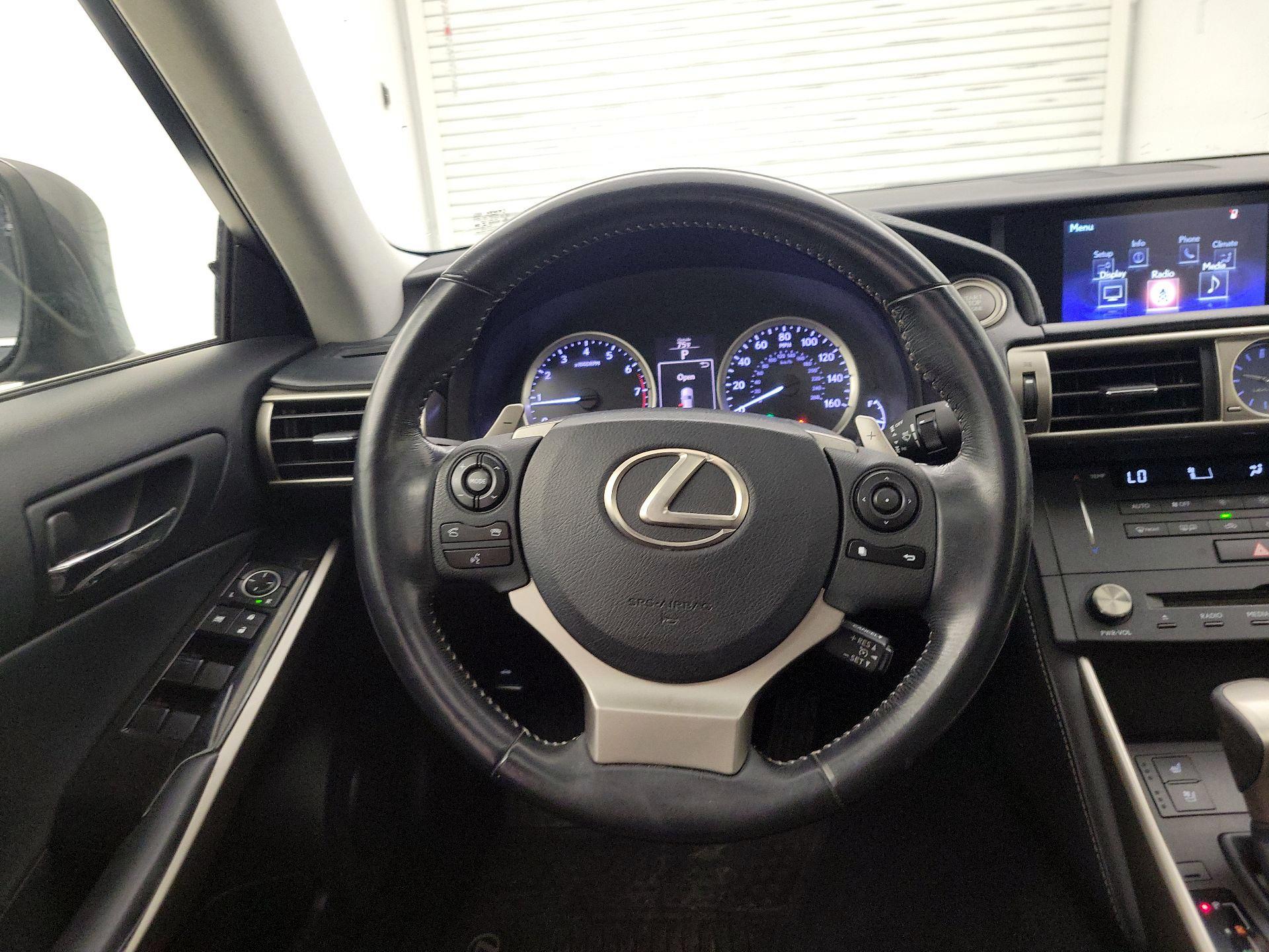 Thumbnail: 2015 Lexus IS - 10