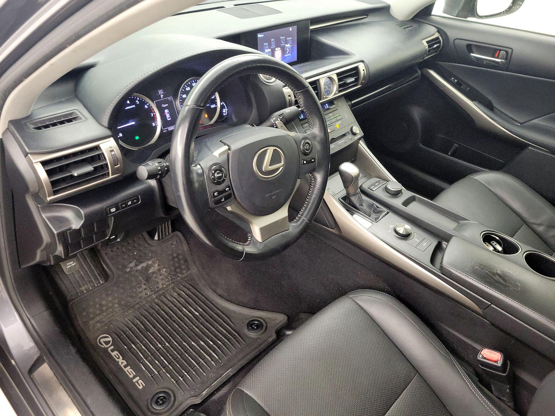 Thumbnail: 2015 Lexus IS - 11