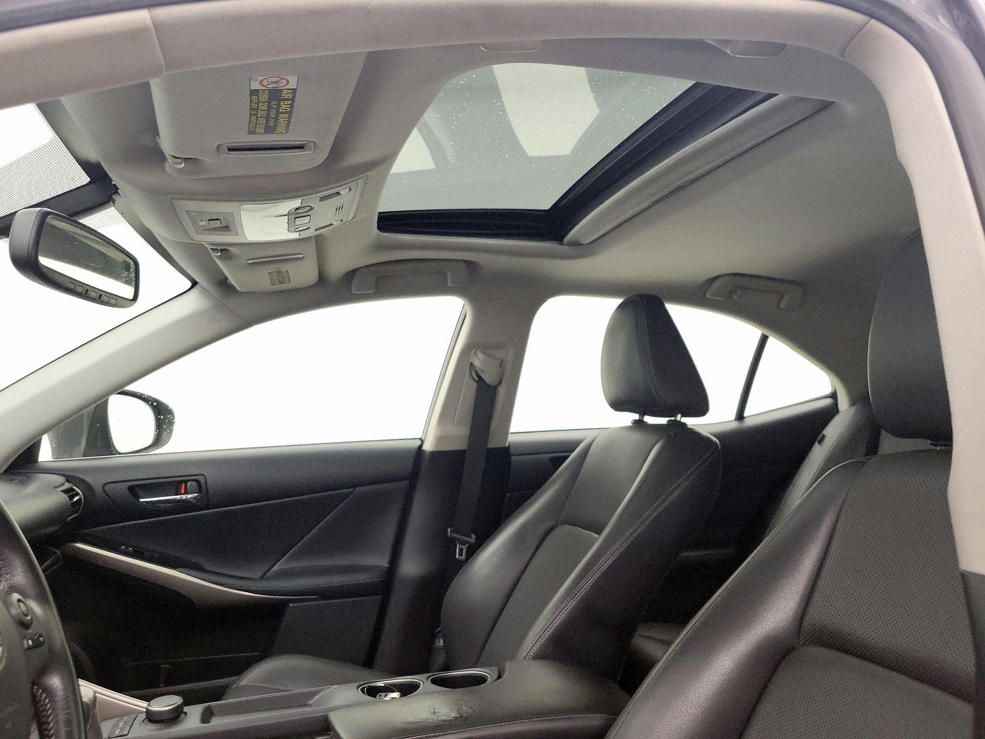 Thumbnail: 2015 Lexus IS - 19