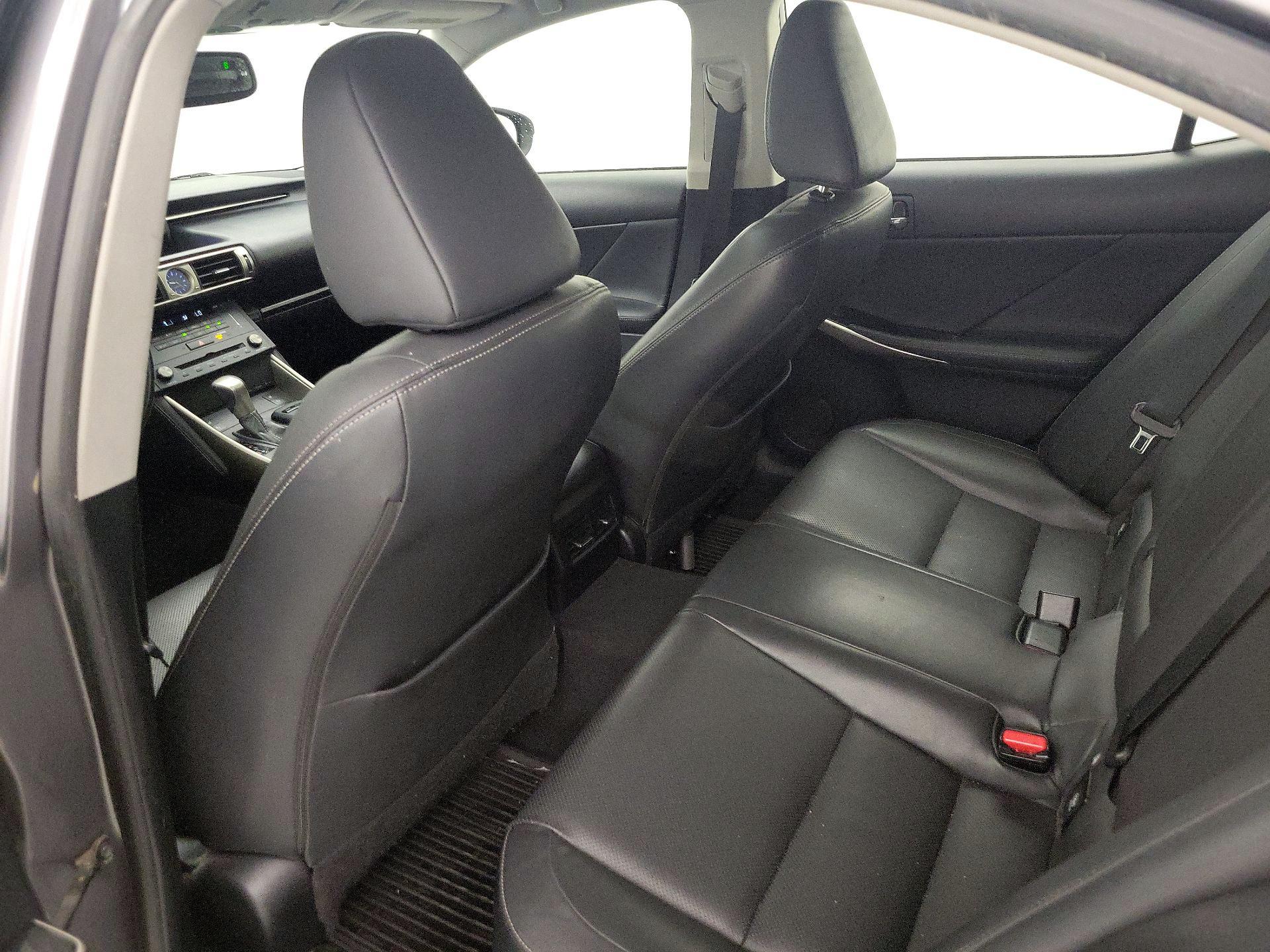Thumbnail: 2015 Lexus IS - 20