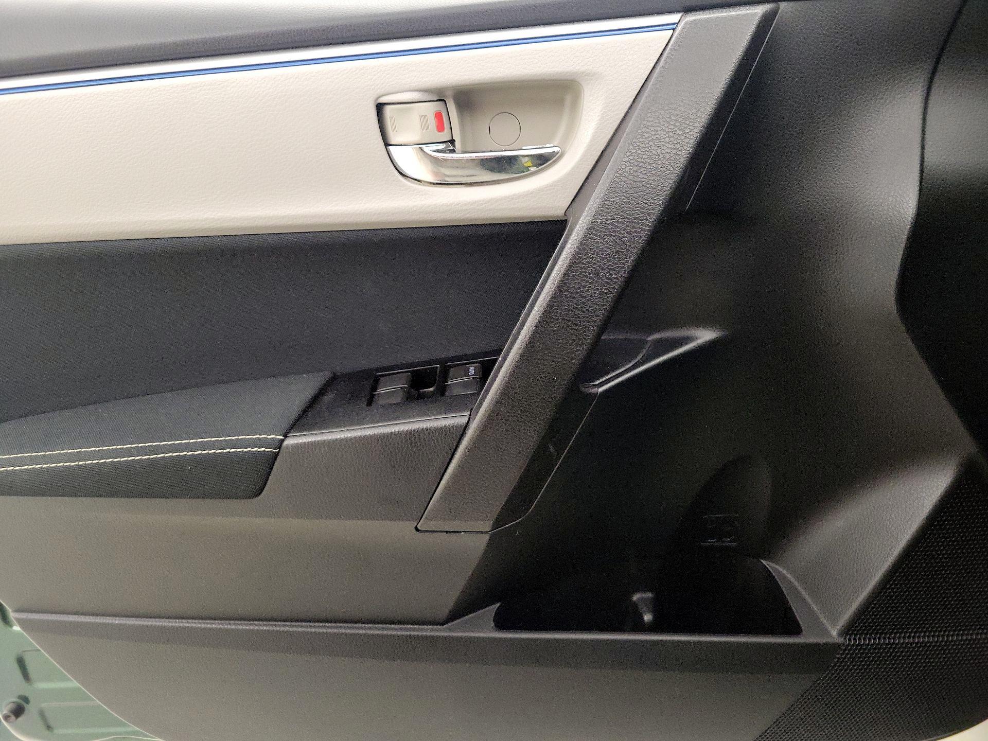 Thumbnail: 2014 Toyota Corolla - 12