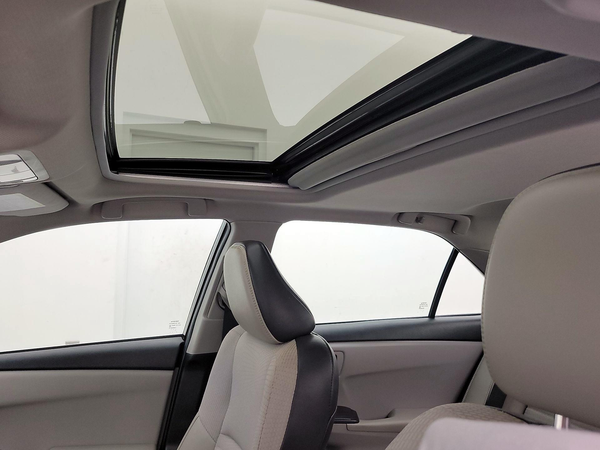 Thumbnail: 2017 Toyota Camry - 20