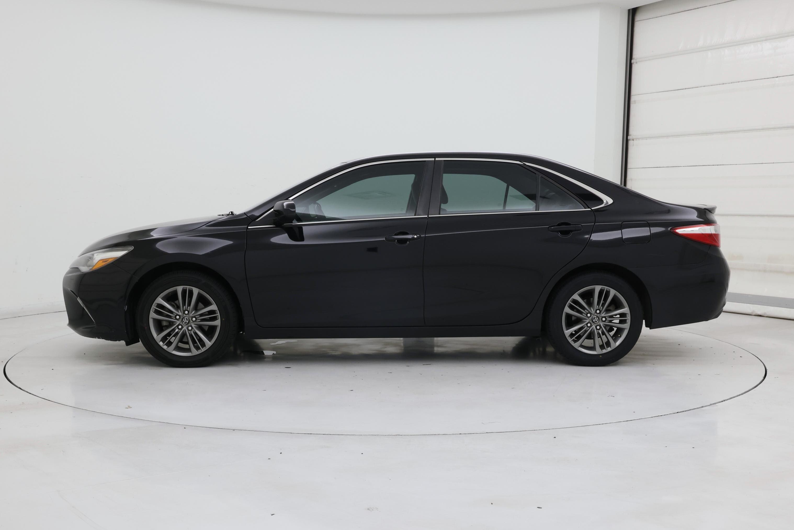 Thumbnail: 2017 Toyota Camry - 3