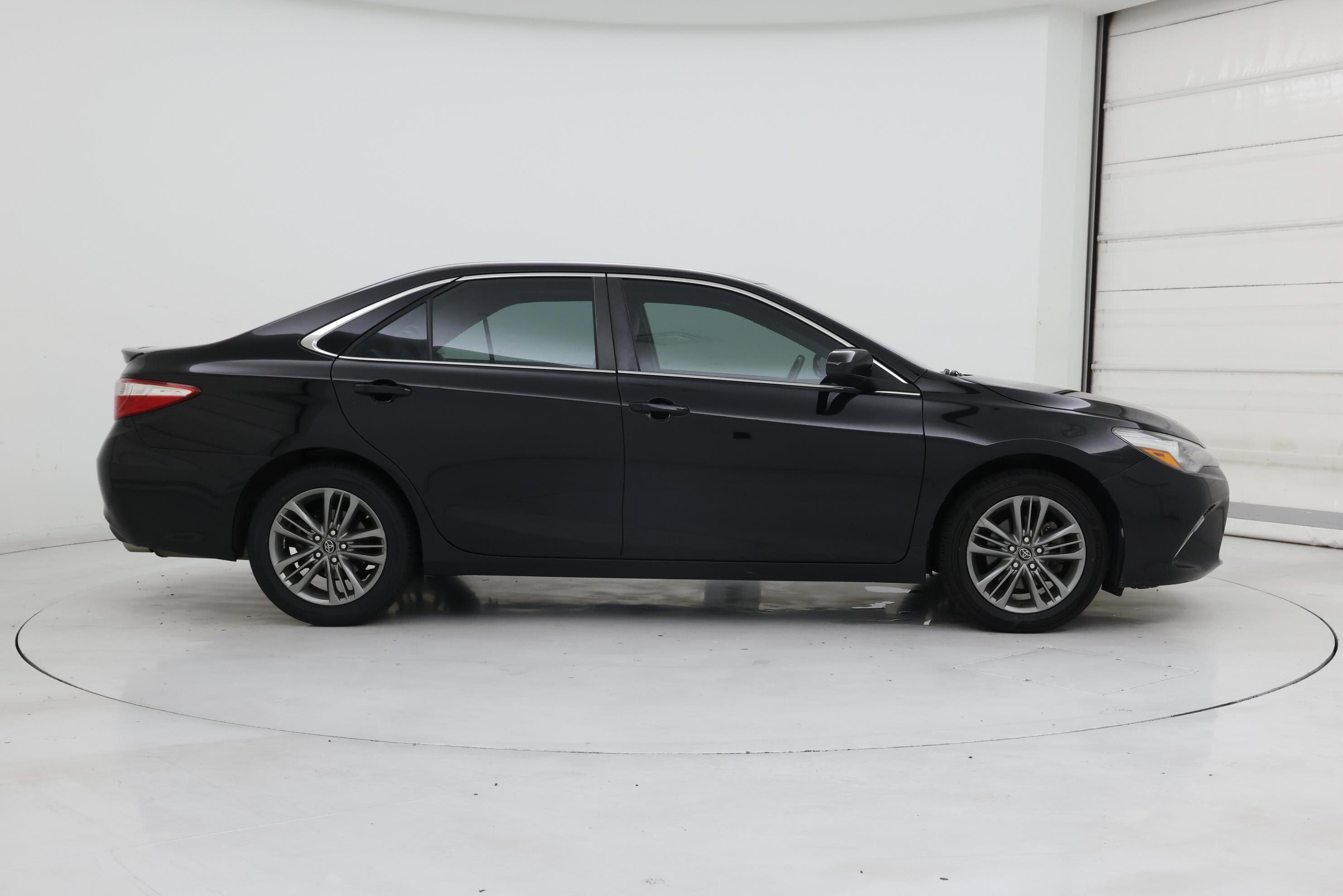 Thumbnail: 2017 Toyota Camry - 7