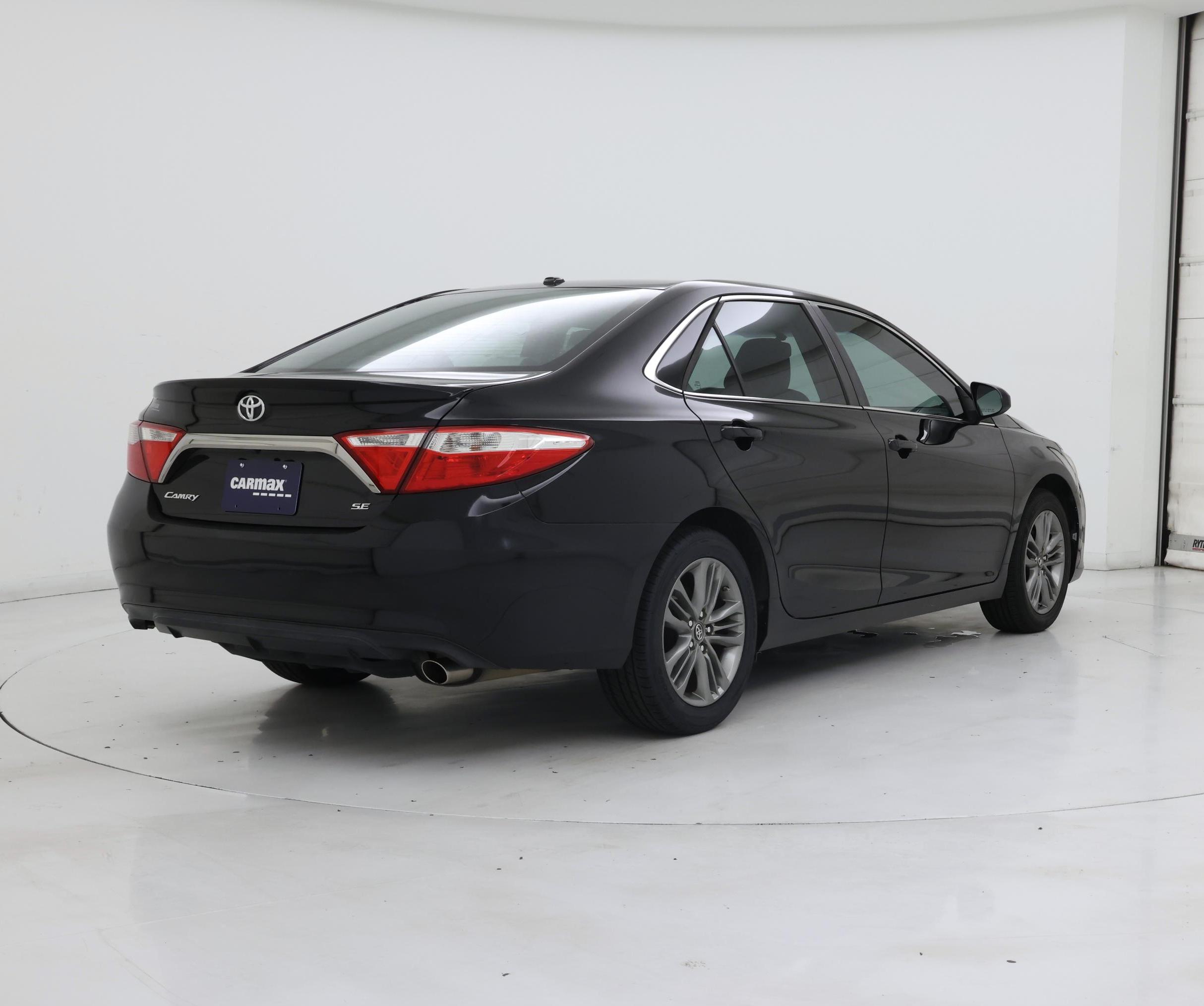Thumbnail: 2017 Toyota Camry - 8