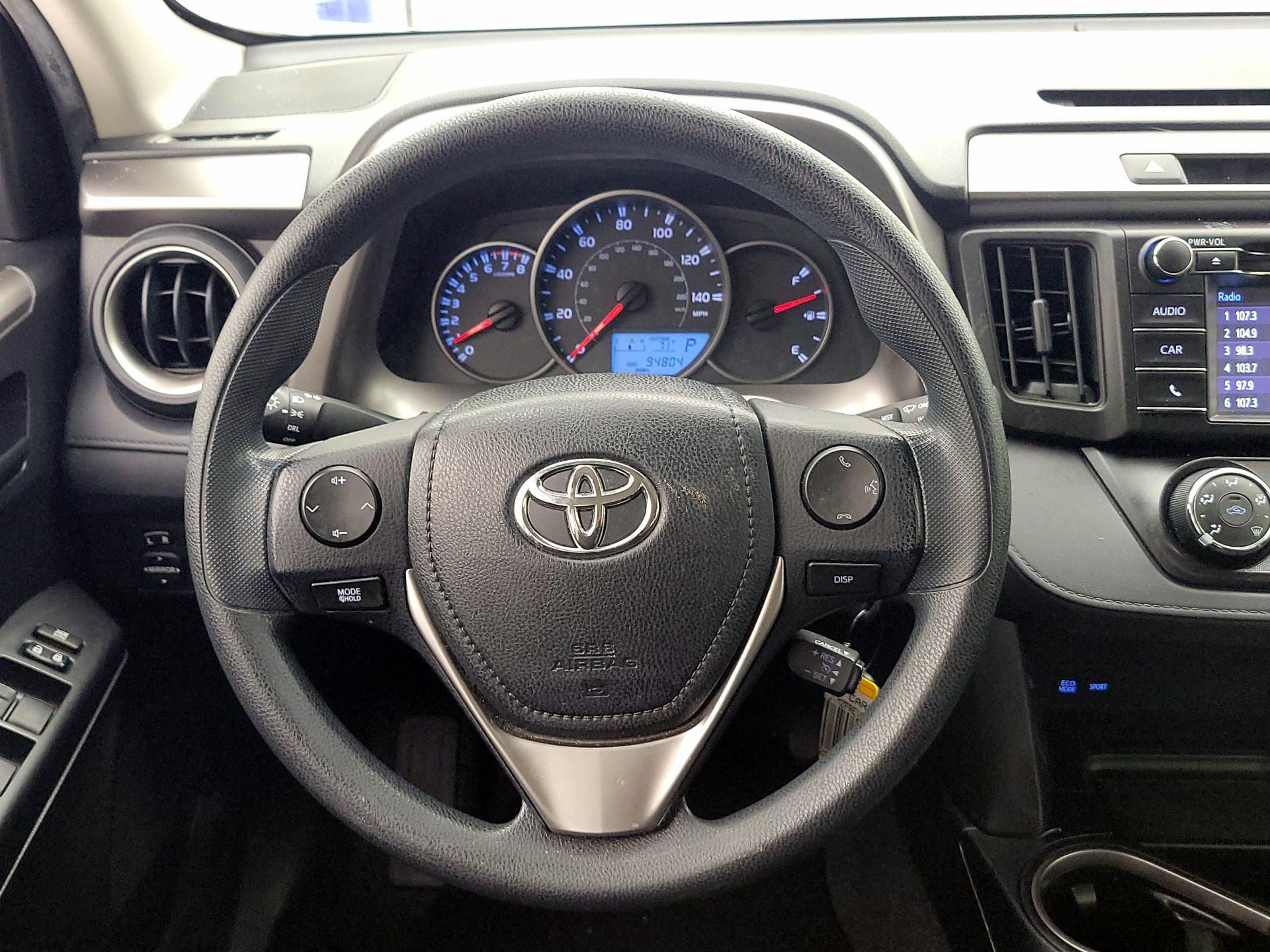 Thumbnail: 2016 Toyota RAV4 - 10