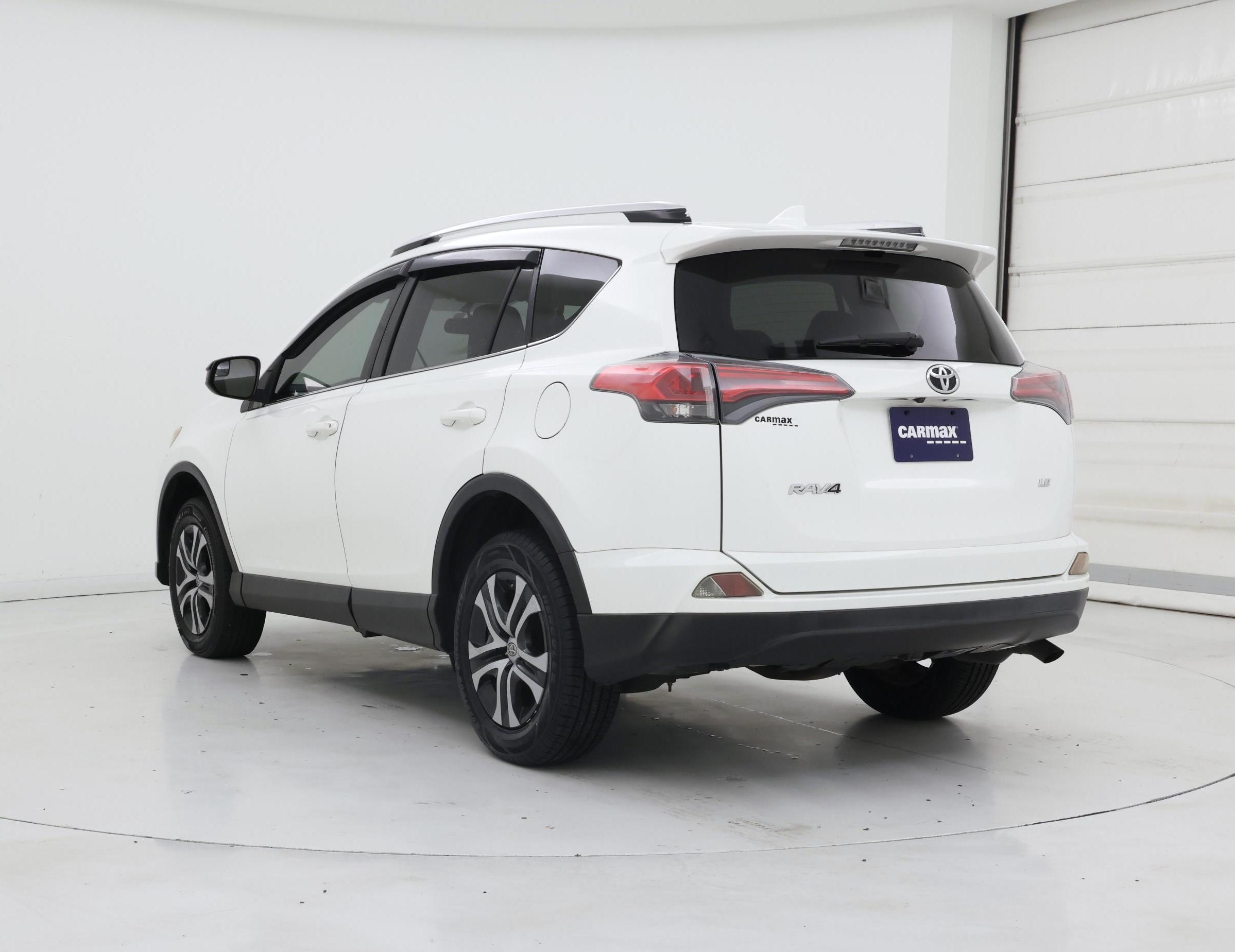 Thumbnail: 2016 Toyota RAV4 - 2