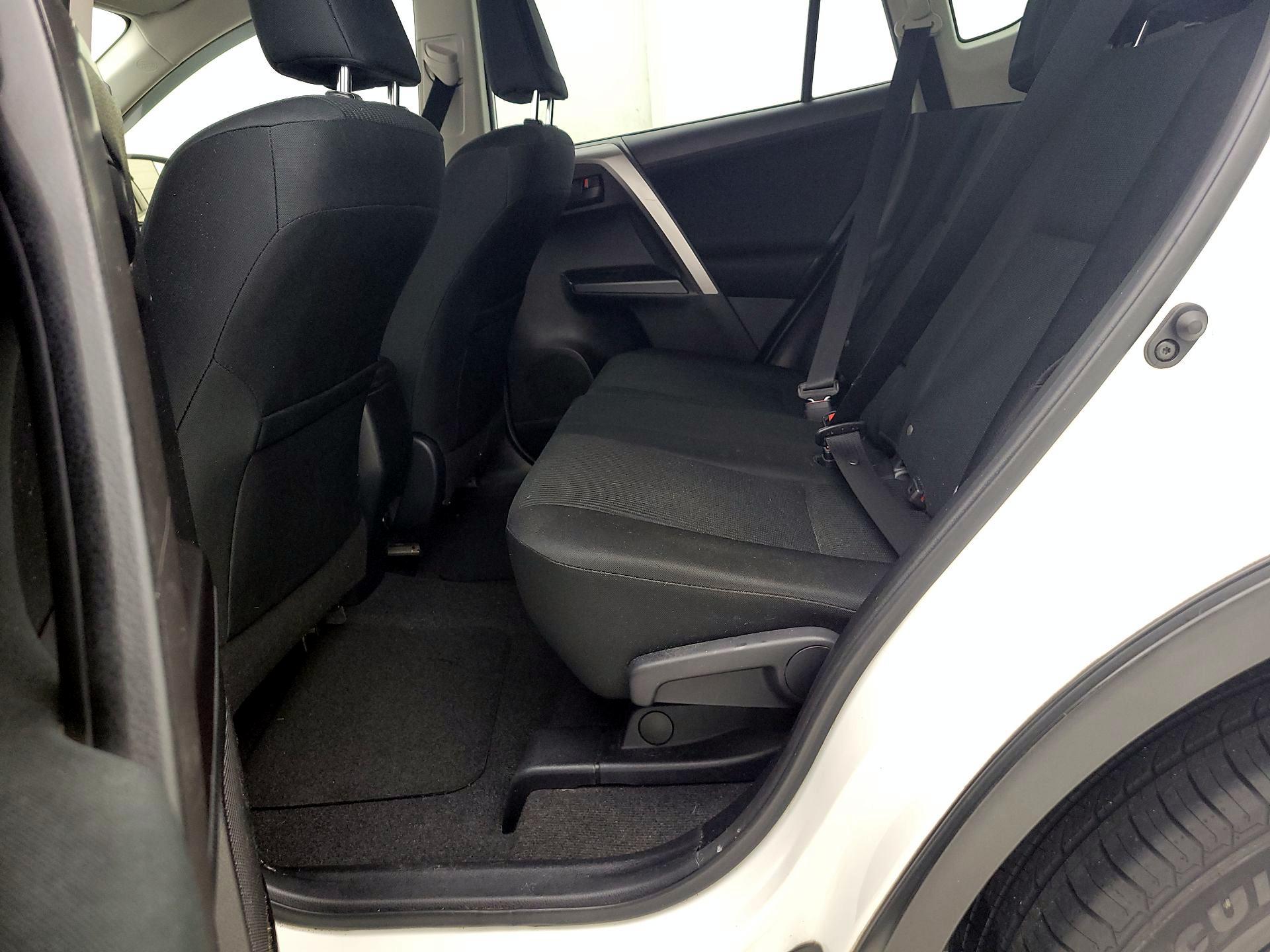 Thumbnail: 2016 Toyota RAV4 - 19