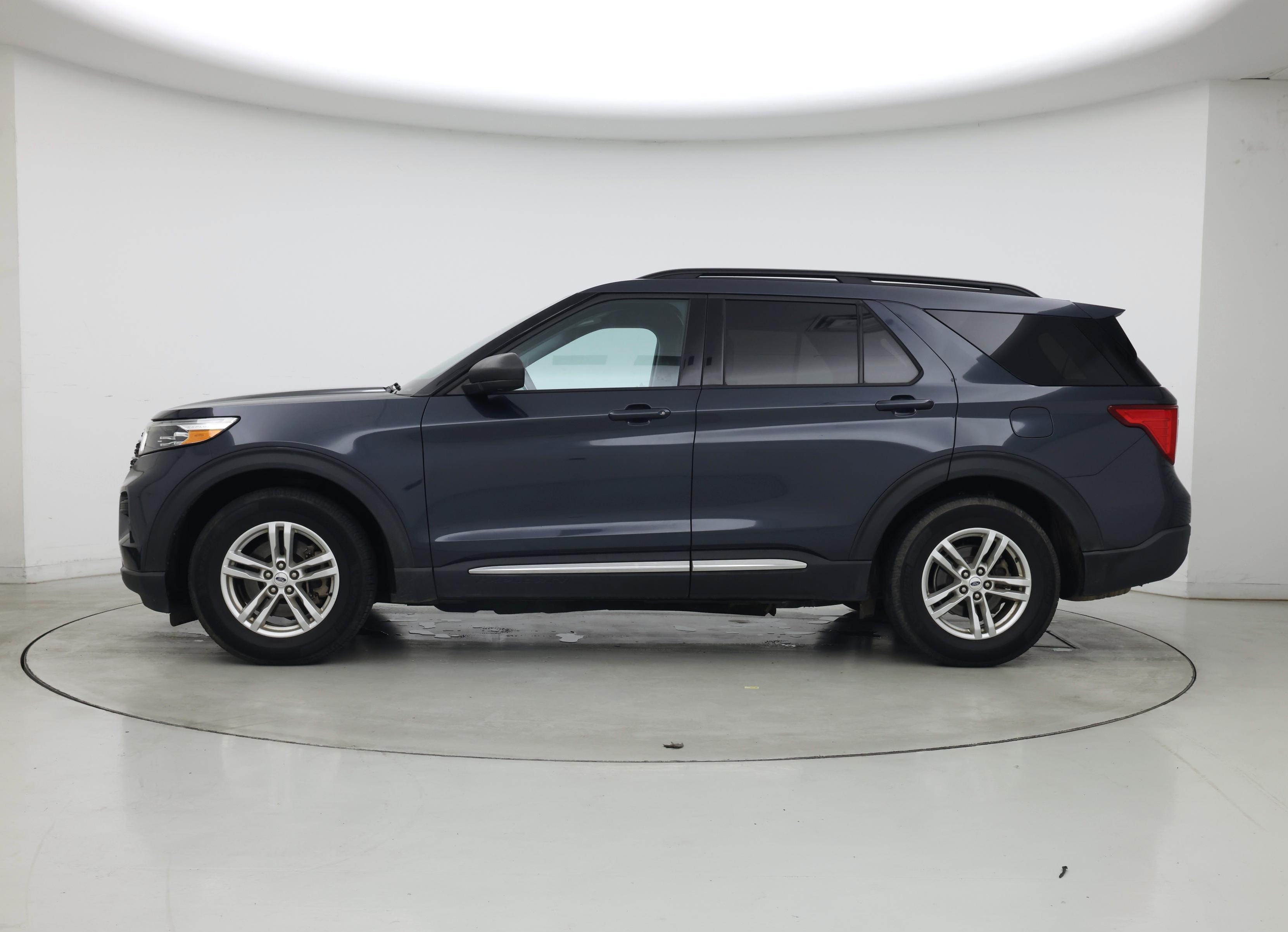 Thumbnail: 2022 Ford Explorer - 3