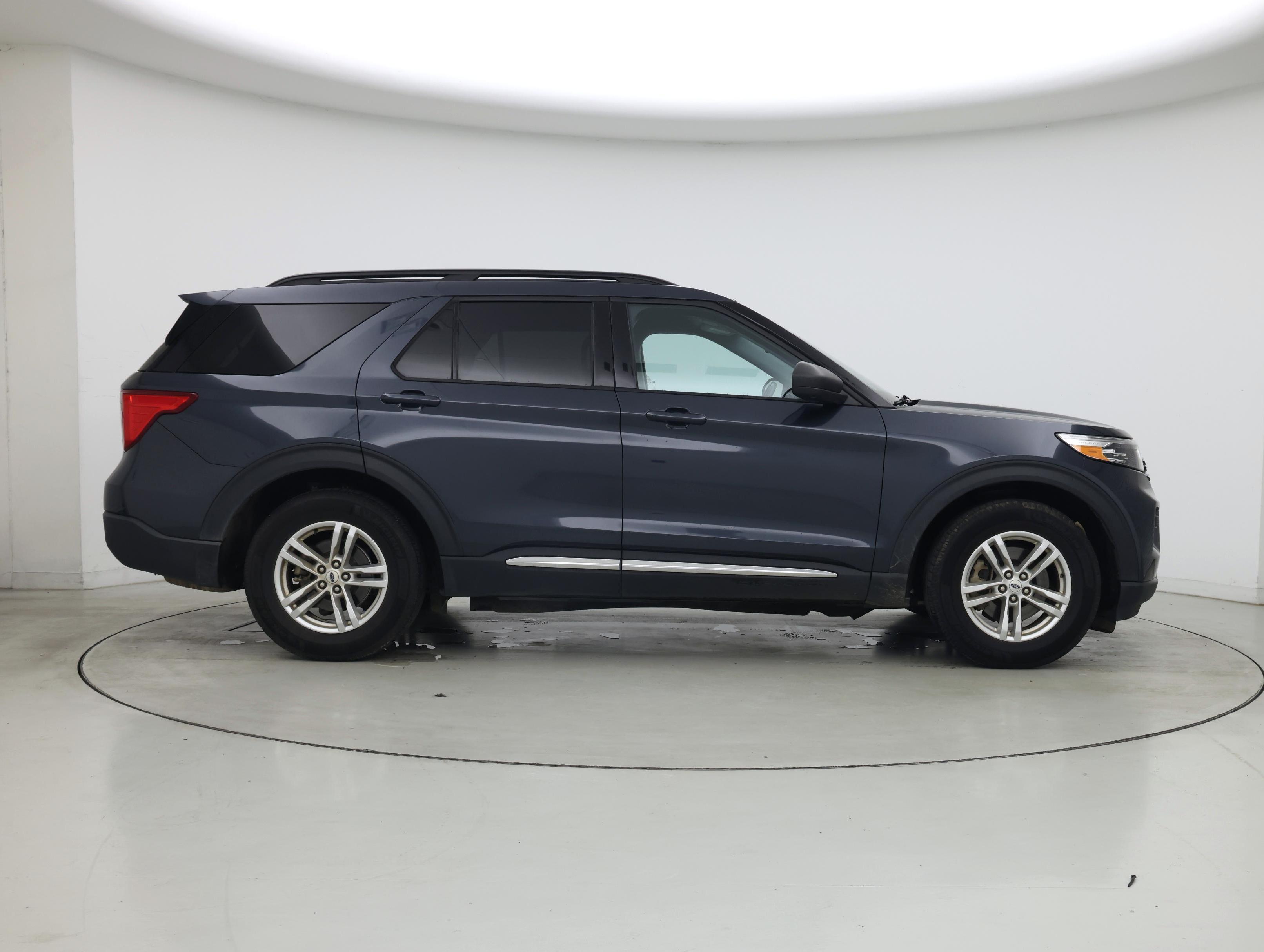 Thumbnail: 2022 Ford Explorer - 7